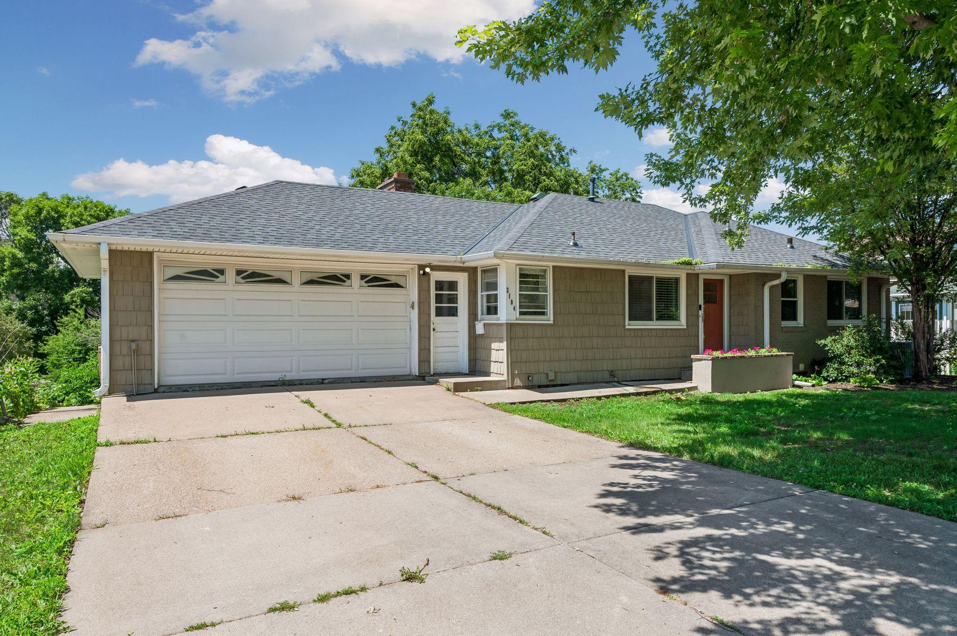 3104 Silver Lake Road NE — photo