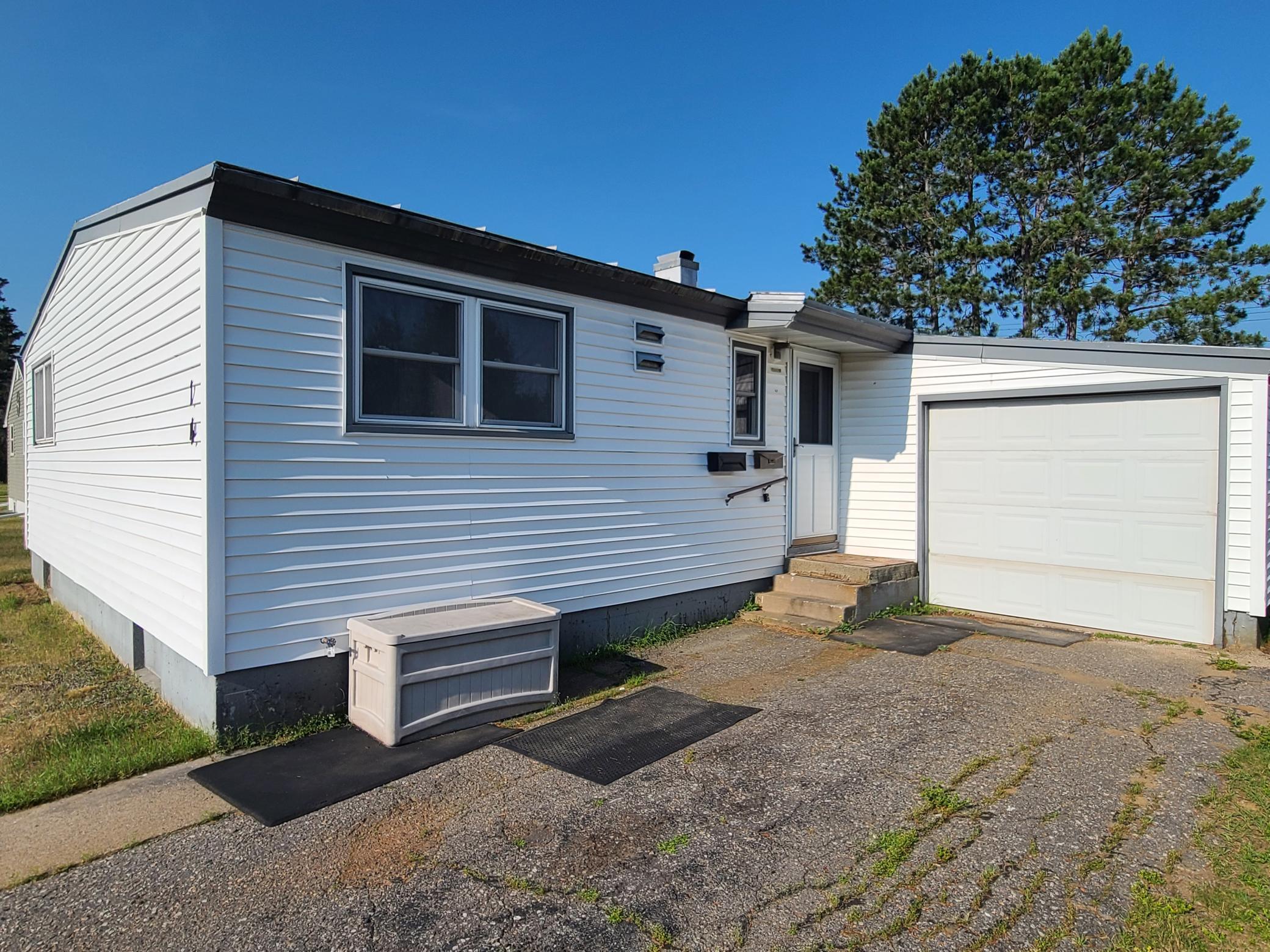14 Hemlock Circle — photo