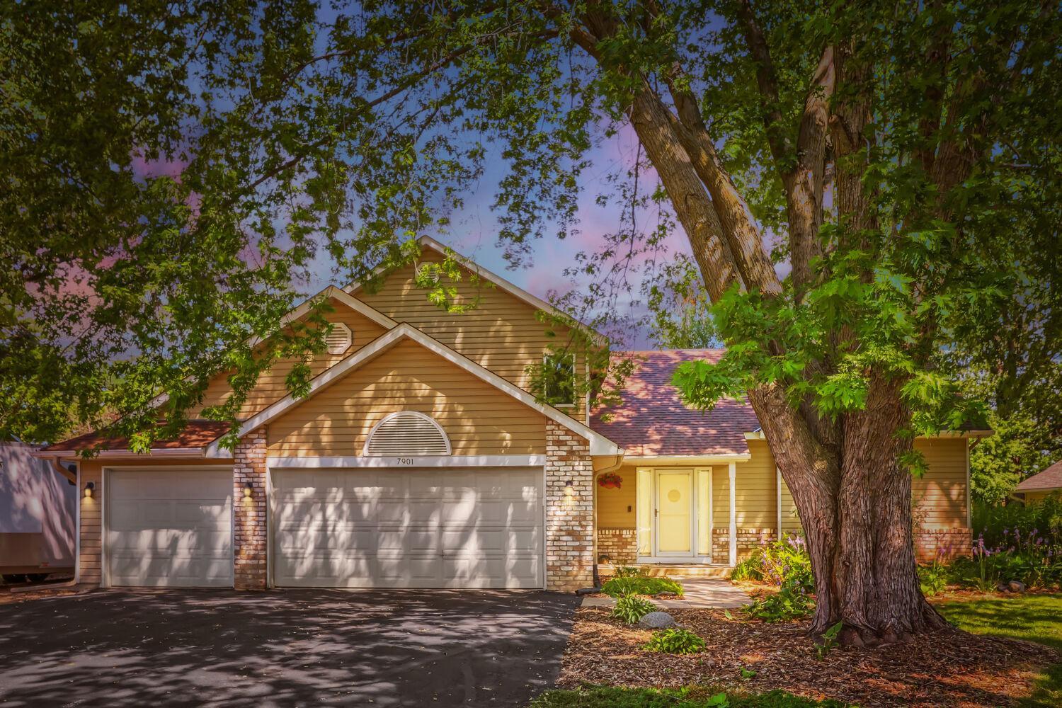 7901 Lilac Lane — photo