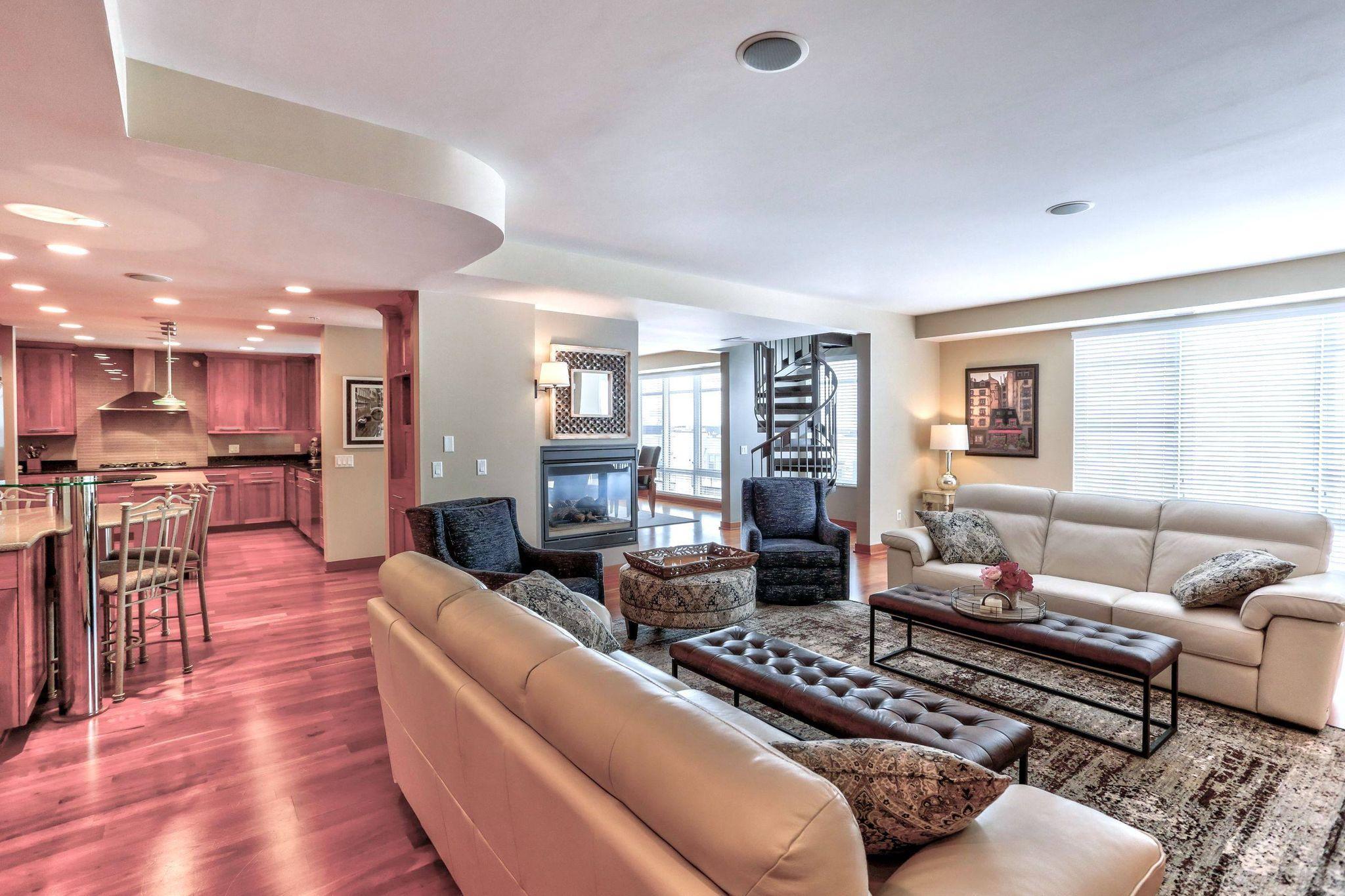 1070 Grandview Court NE 406 — photo