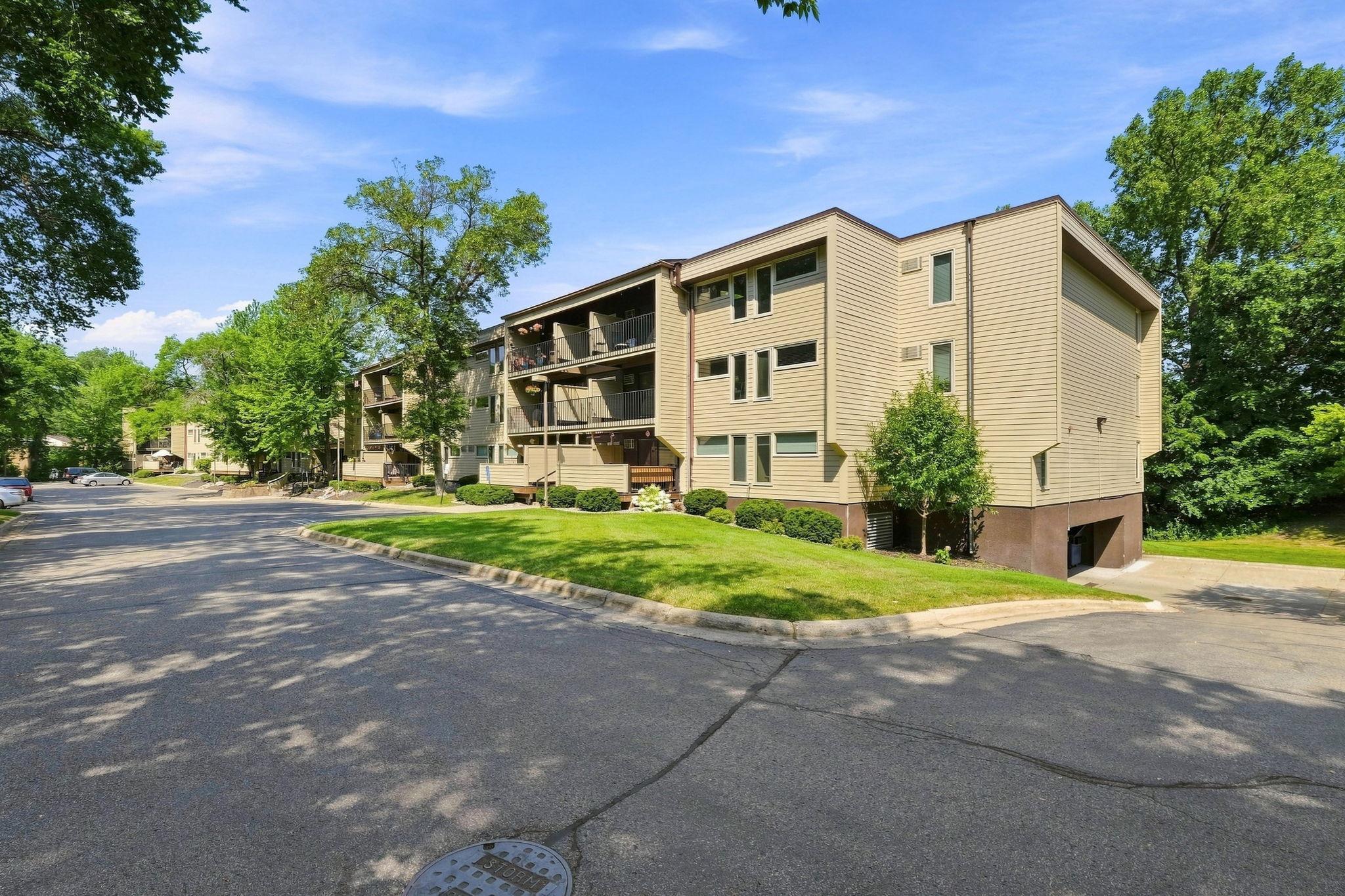 12600 Parkwood Drive 308 — photo