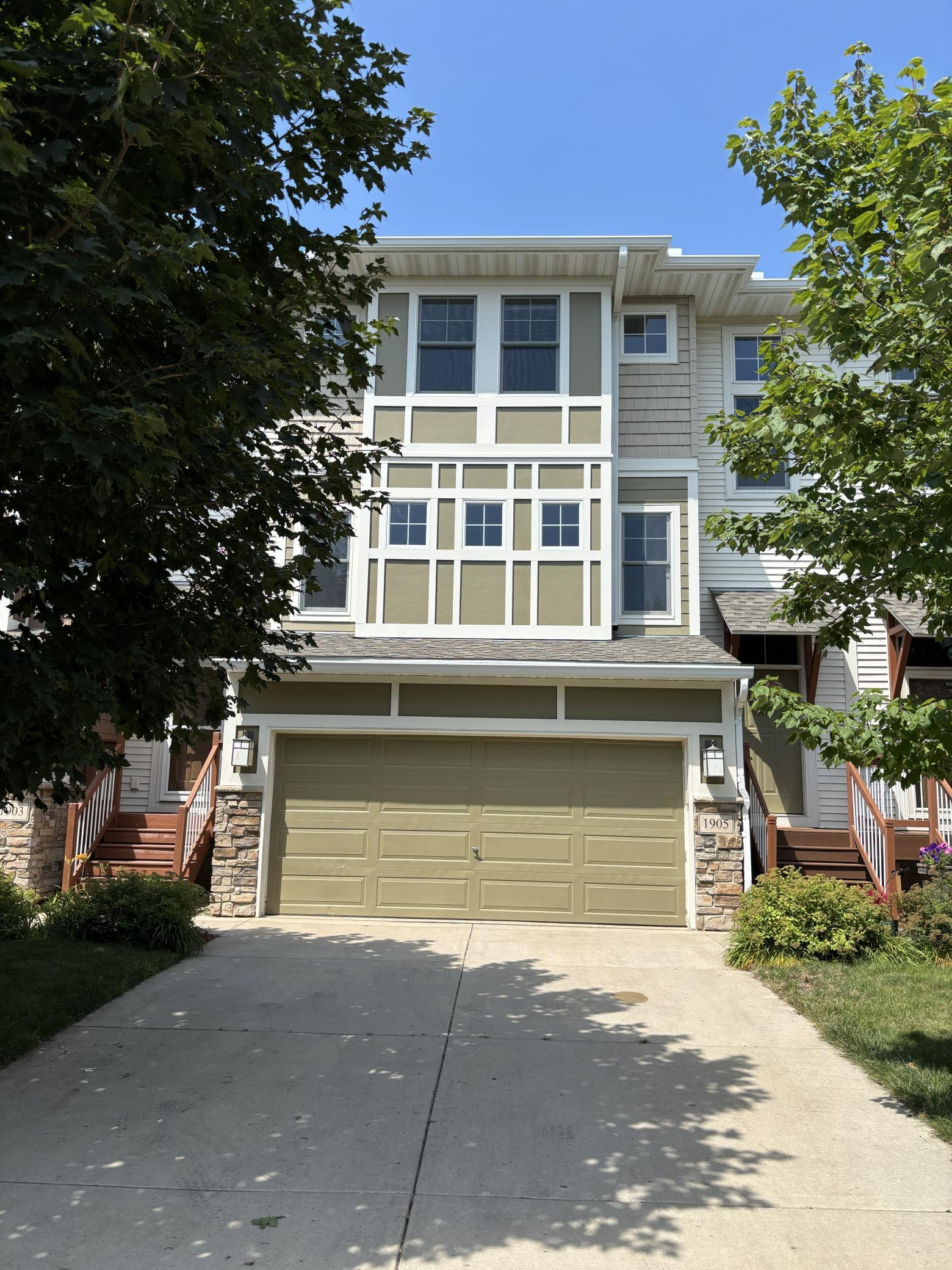 1905 Red Maple Lane — photo