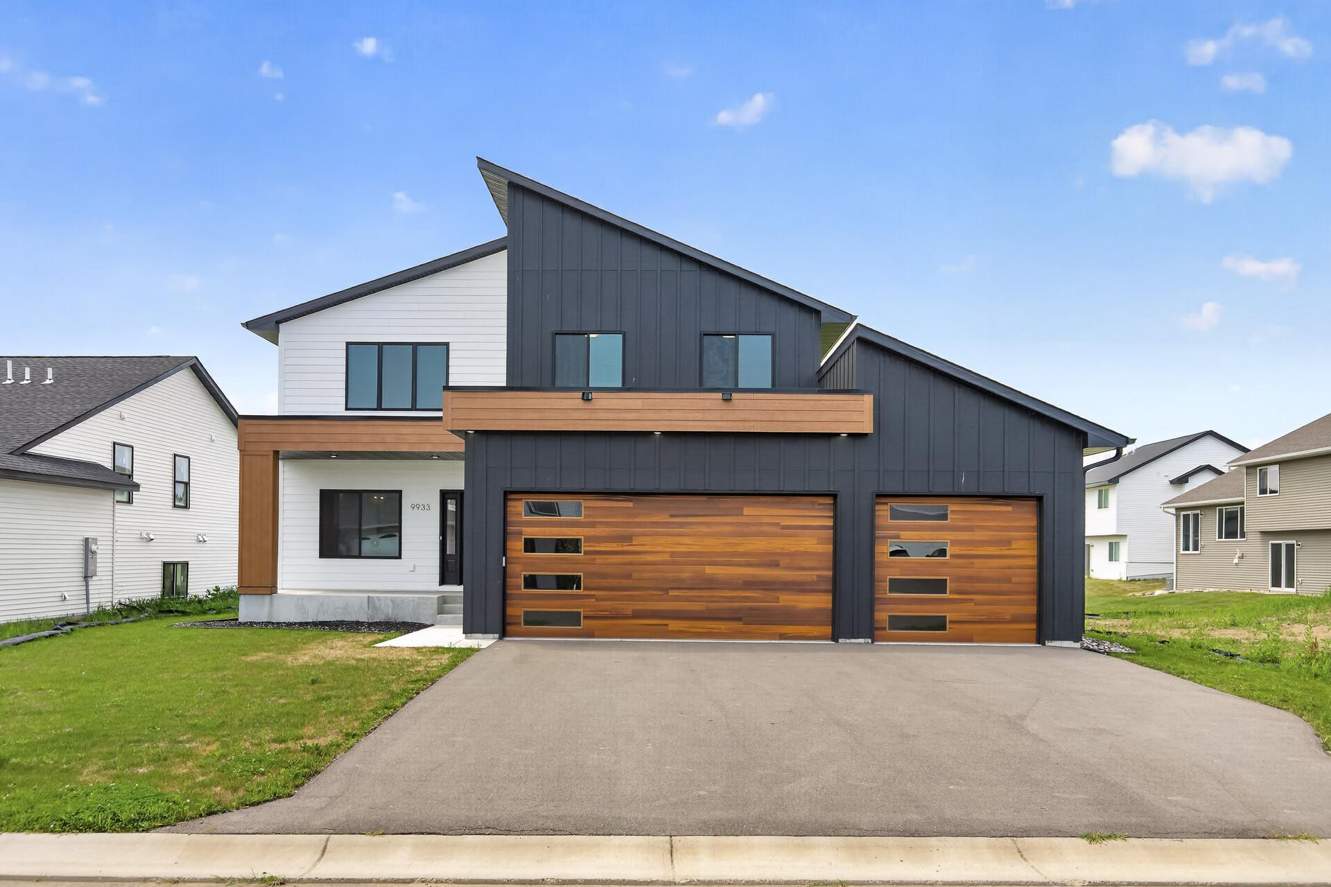 9933 14th Circle NE — photo