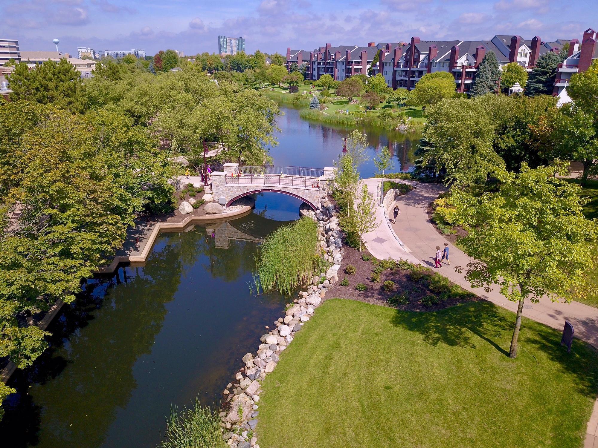 7440 Edinborough Way 4116 — photo