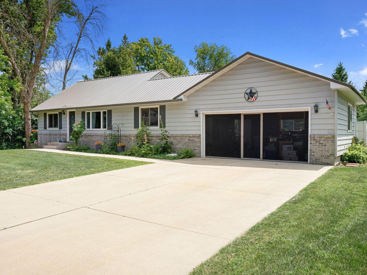 1429 Rice Lake Street — photo