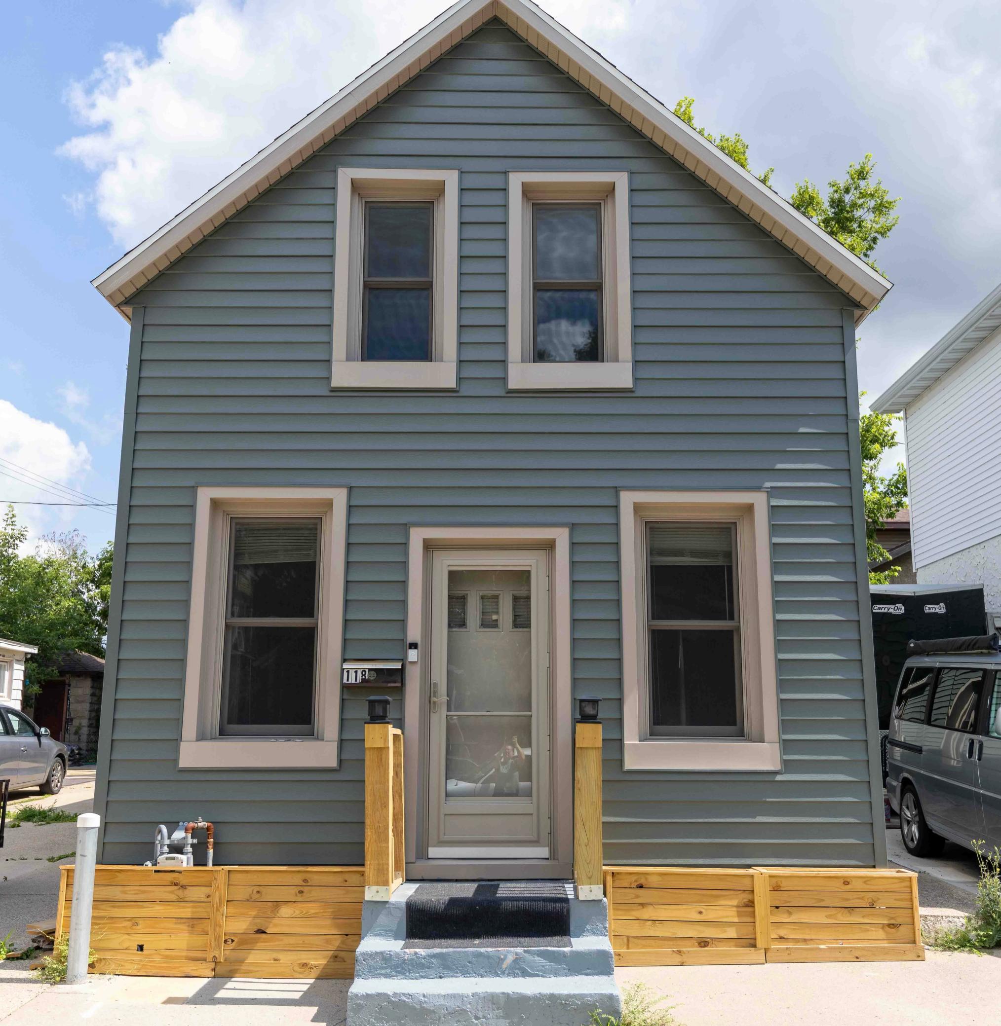 118 E Spring Street — photo