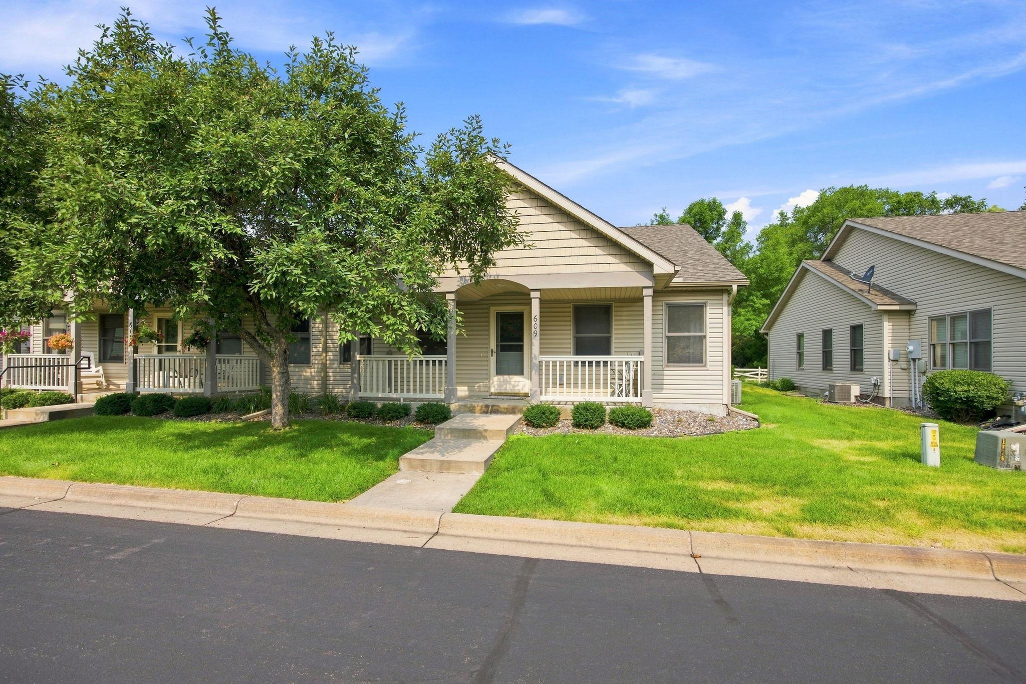 609 Vine Lane — photo