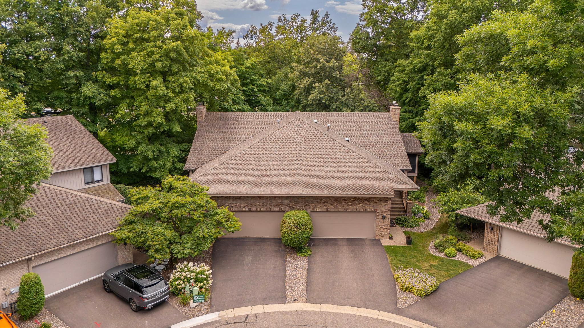 1106 Hollybrook Road — photo