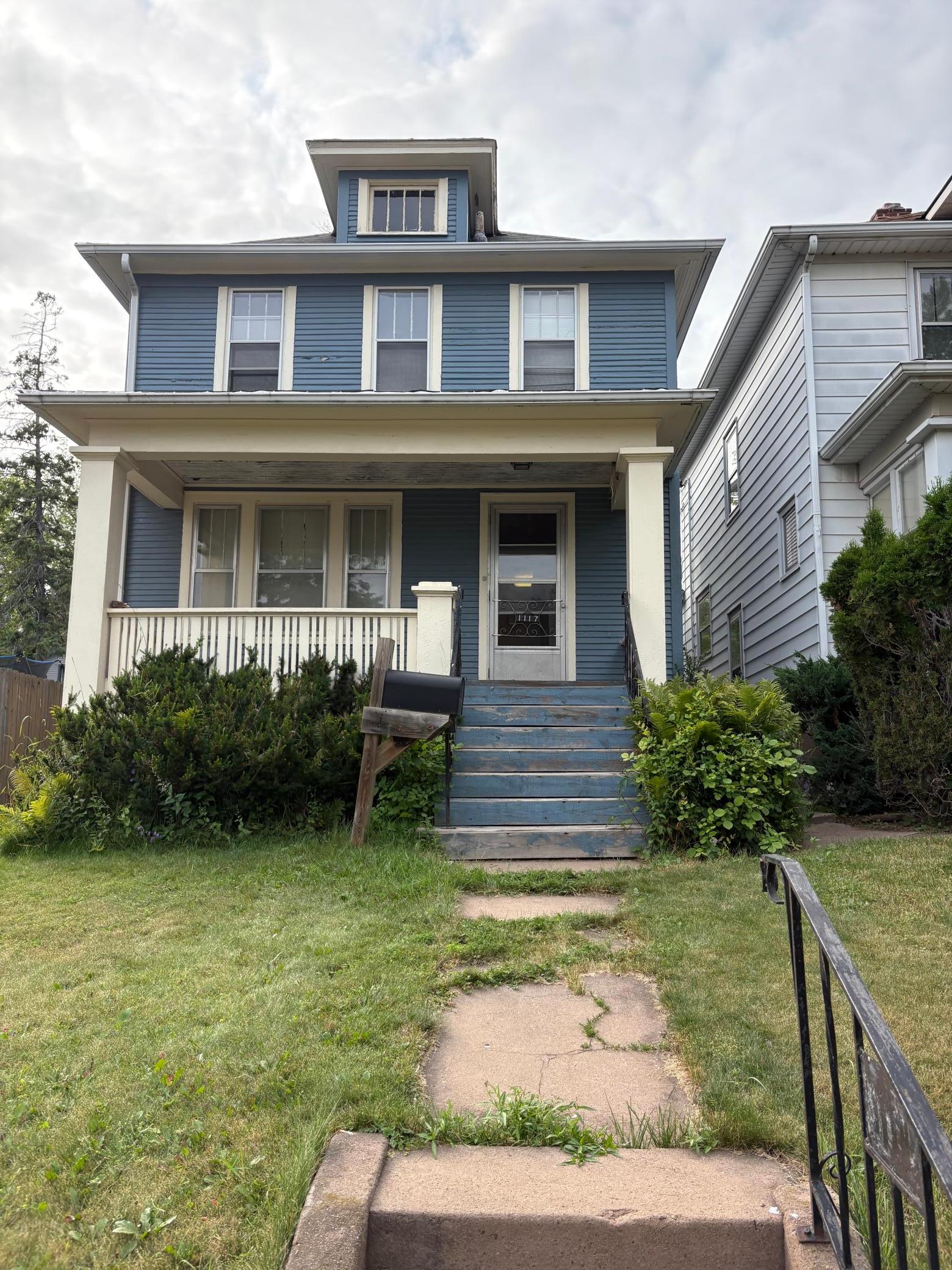 1117 E 10th Street — photo
