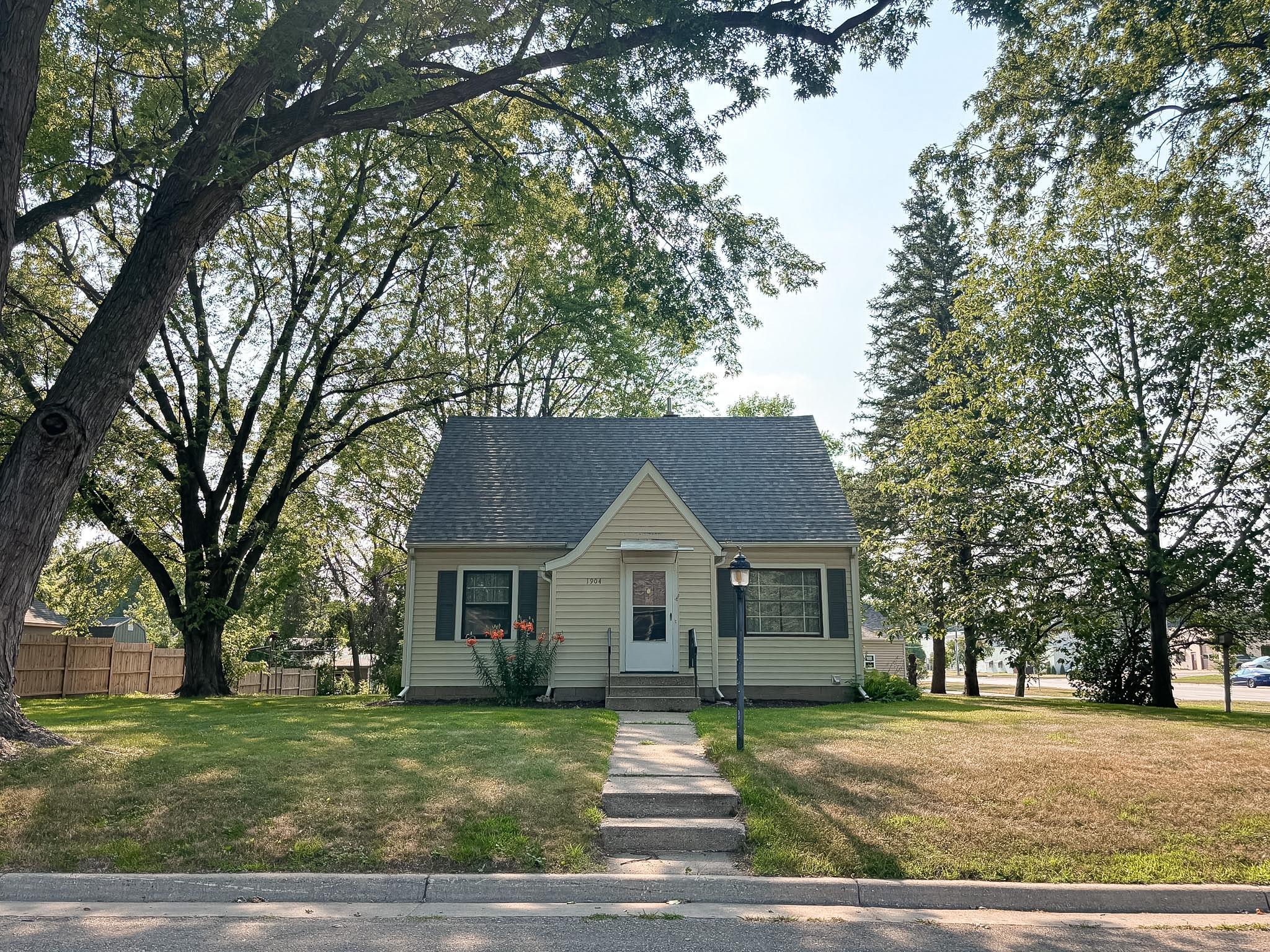 1904 7th Street SW — photo