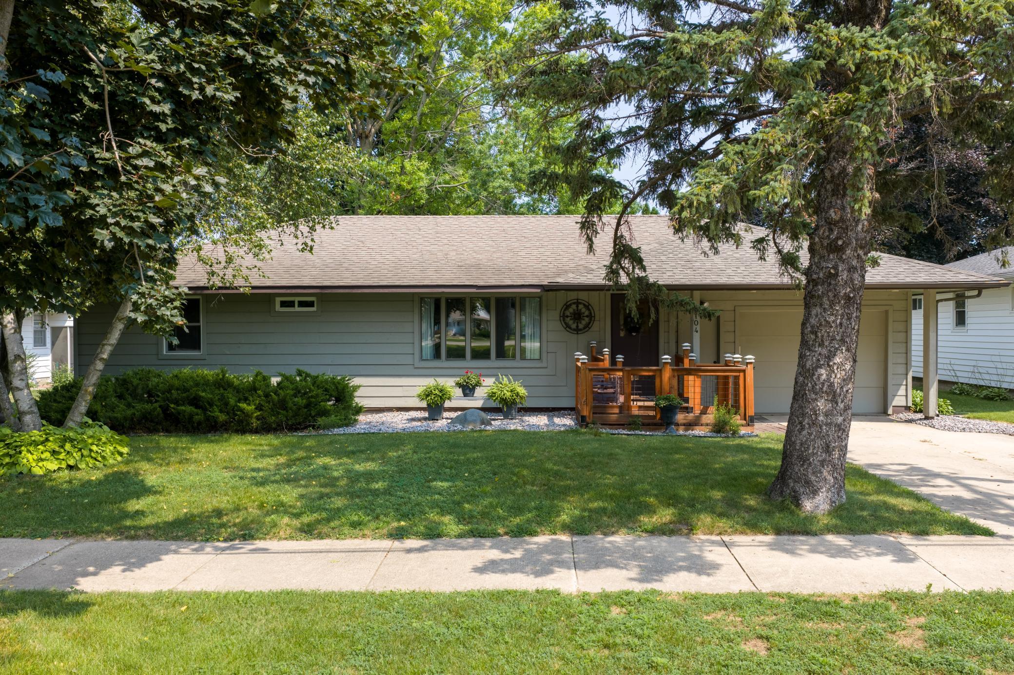 2104 W Oakland Avenue — photo