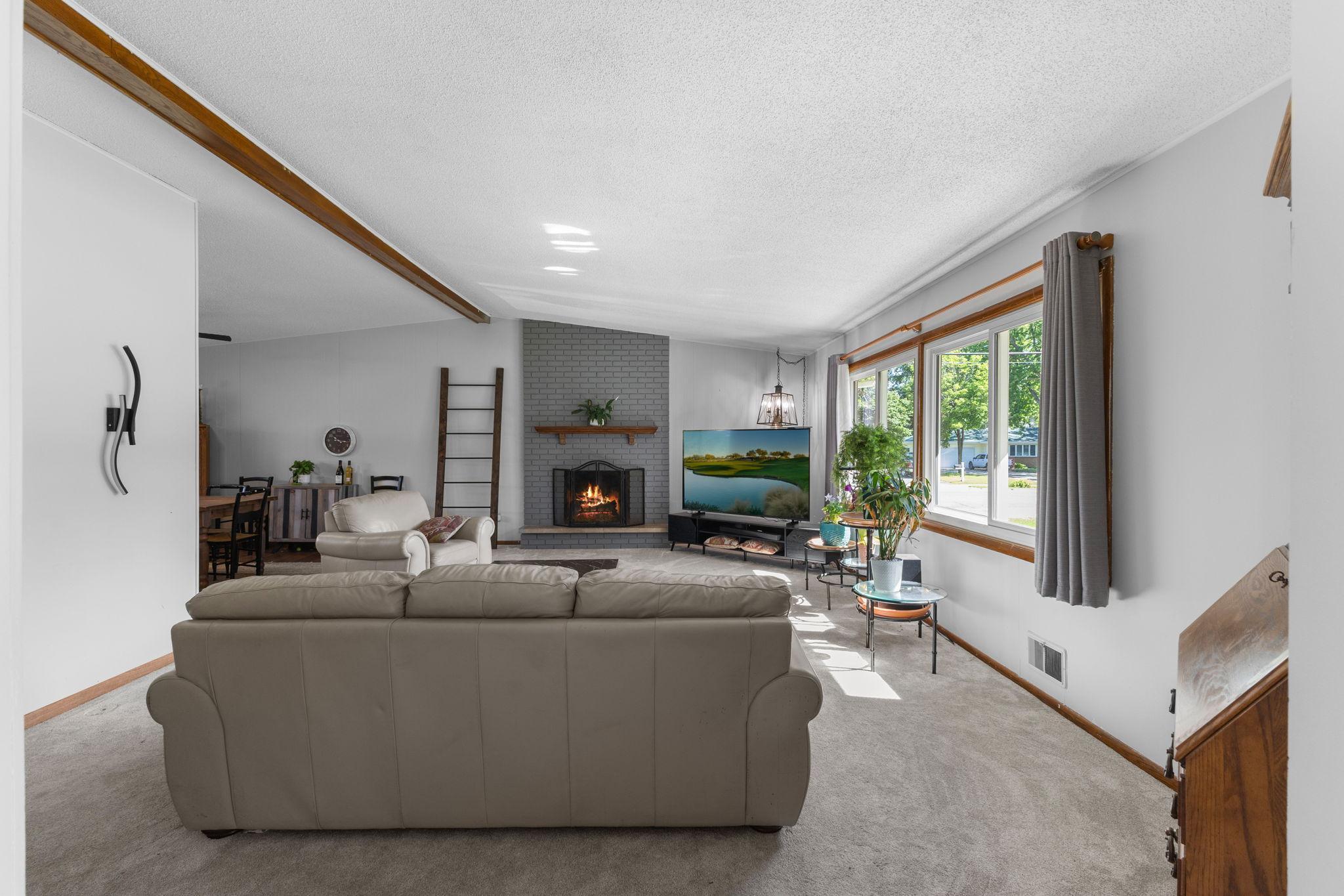 8555 Medicine Lake Road — photo