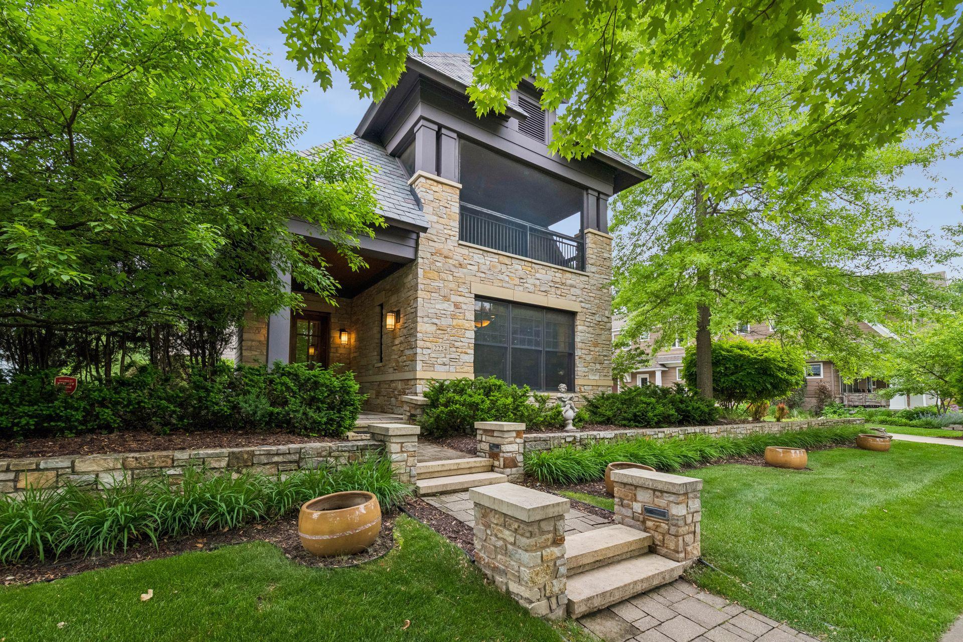 2224 Portico Green — photo