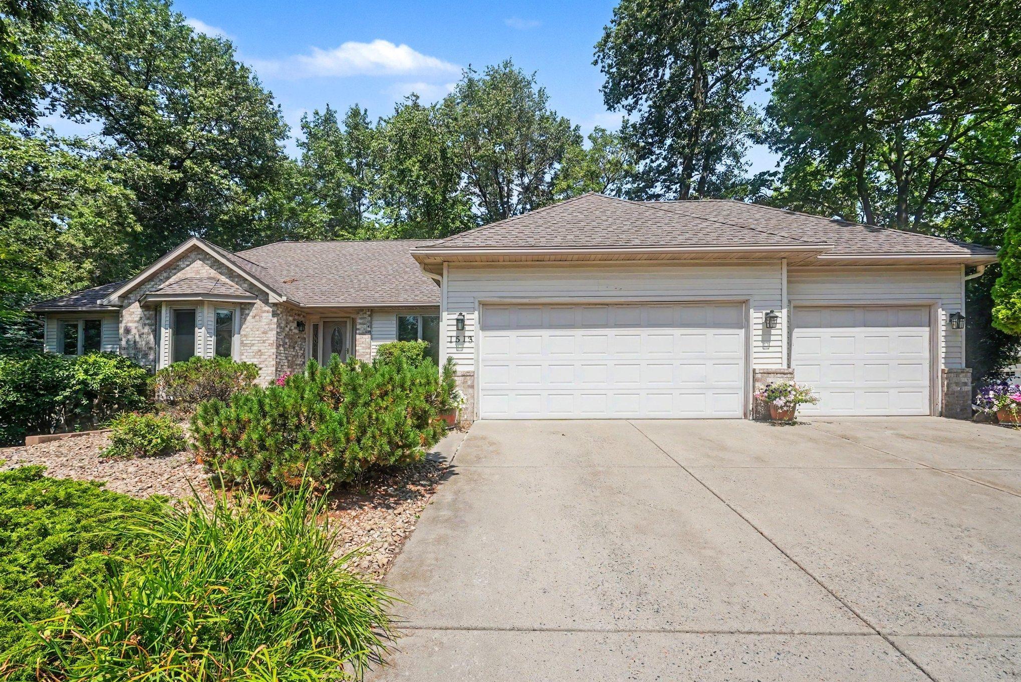 1513 Broken Oak Court — photo
