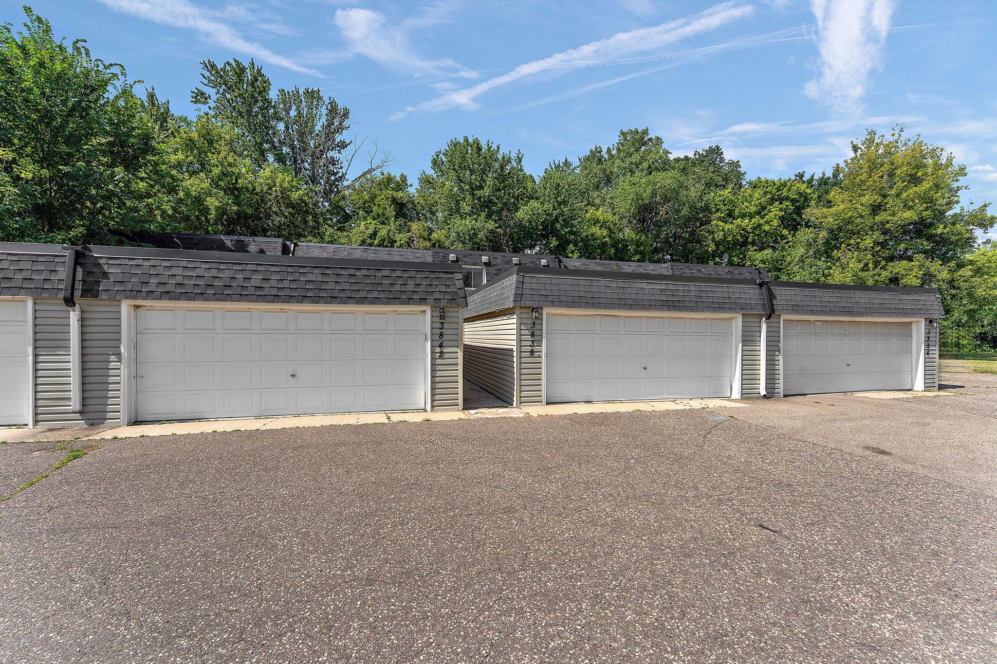 3838 Craig Way — photo