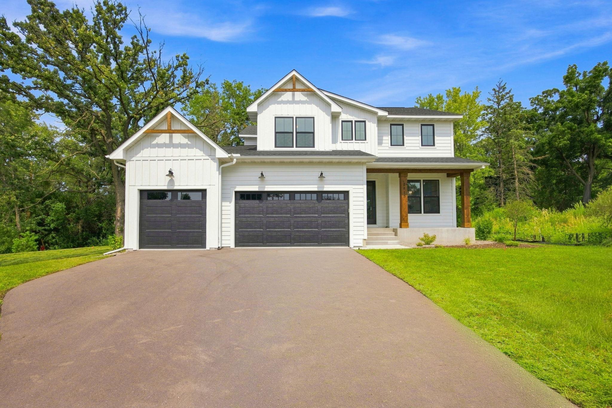 2415 Laurie Court — photo
