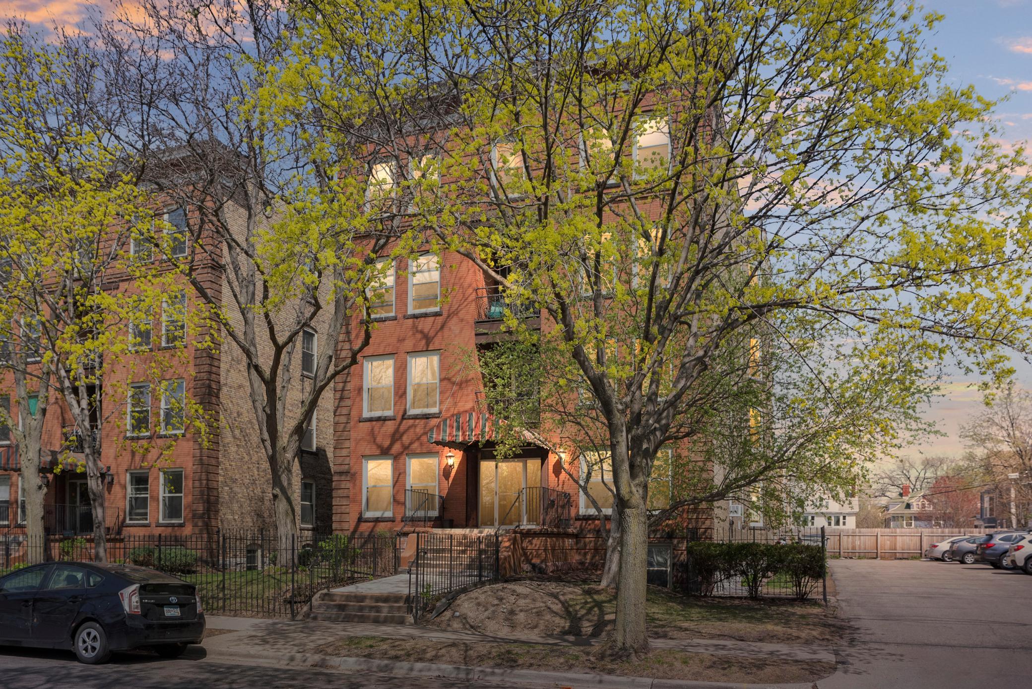 2421 Emerson Avenue S 107 — photo
