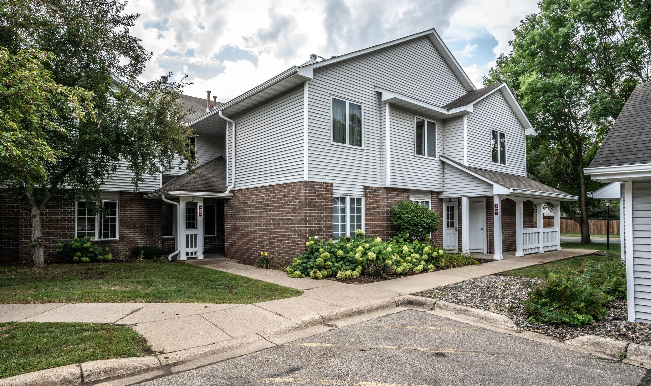 3590 Blue Jay Way 201 — photo