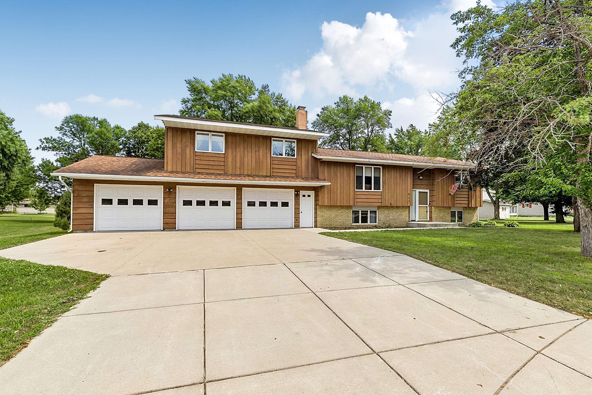 643 Circle Pines Court — photo
