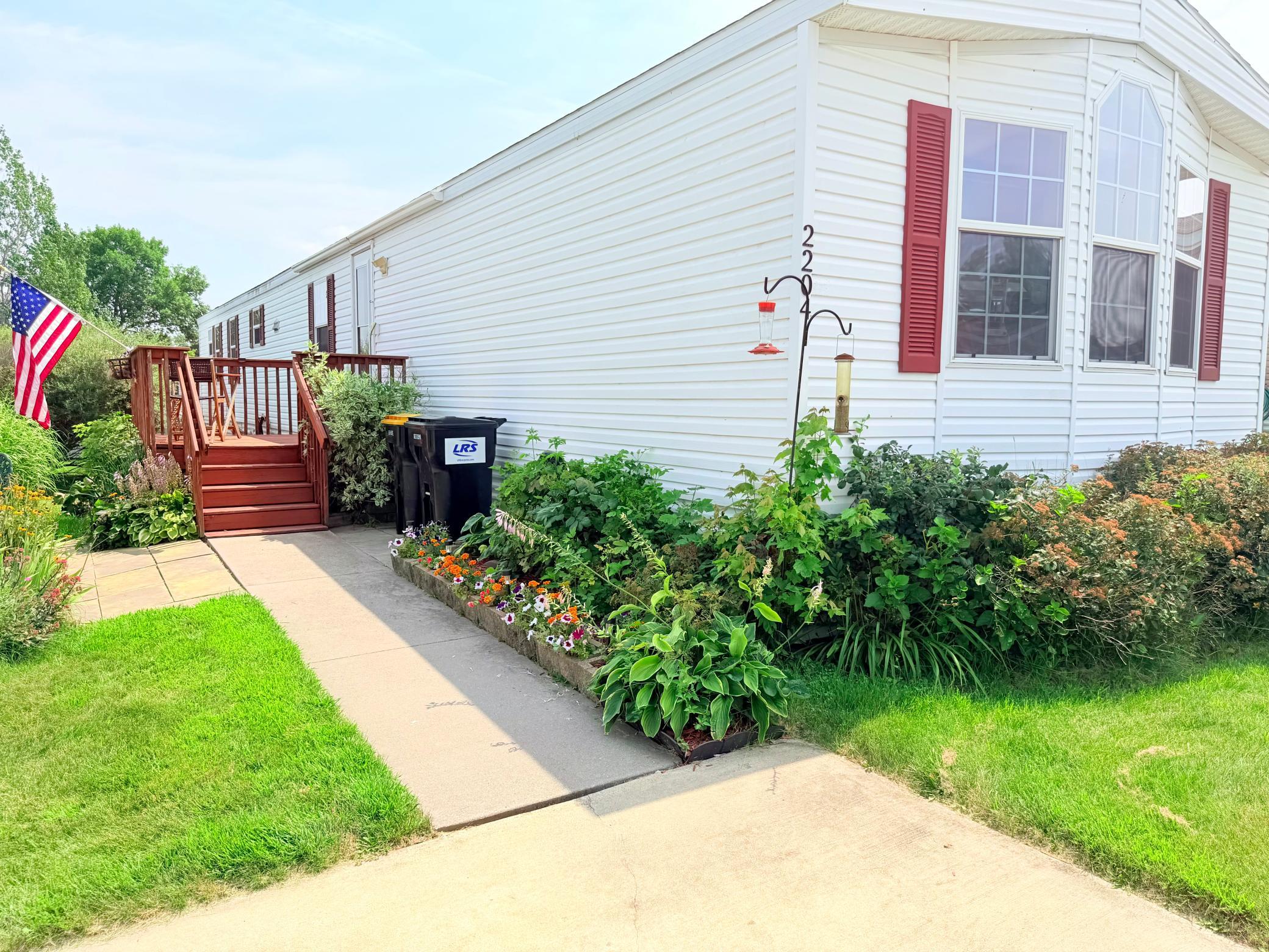 2204 Mockingbird Place NW — photo