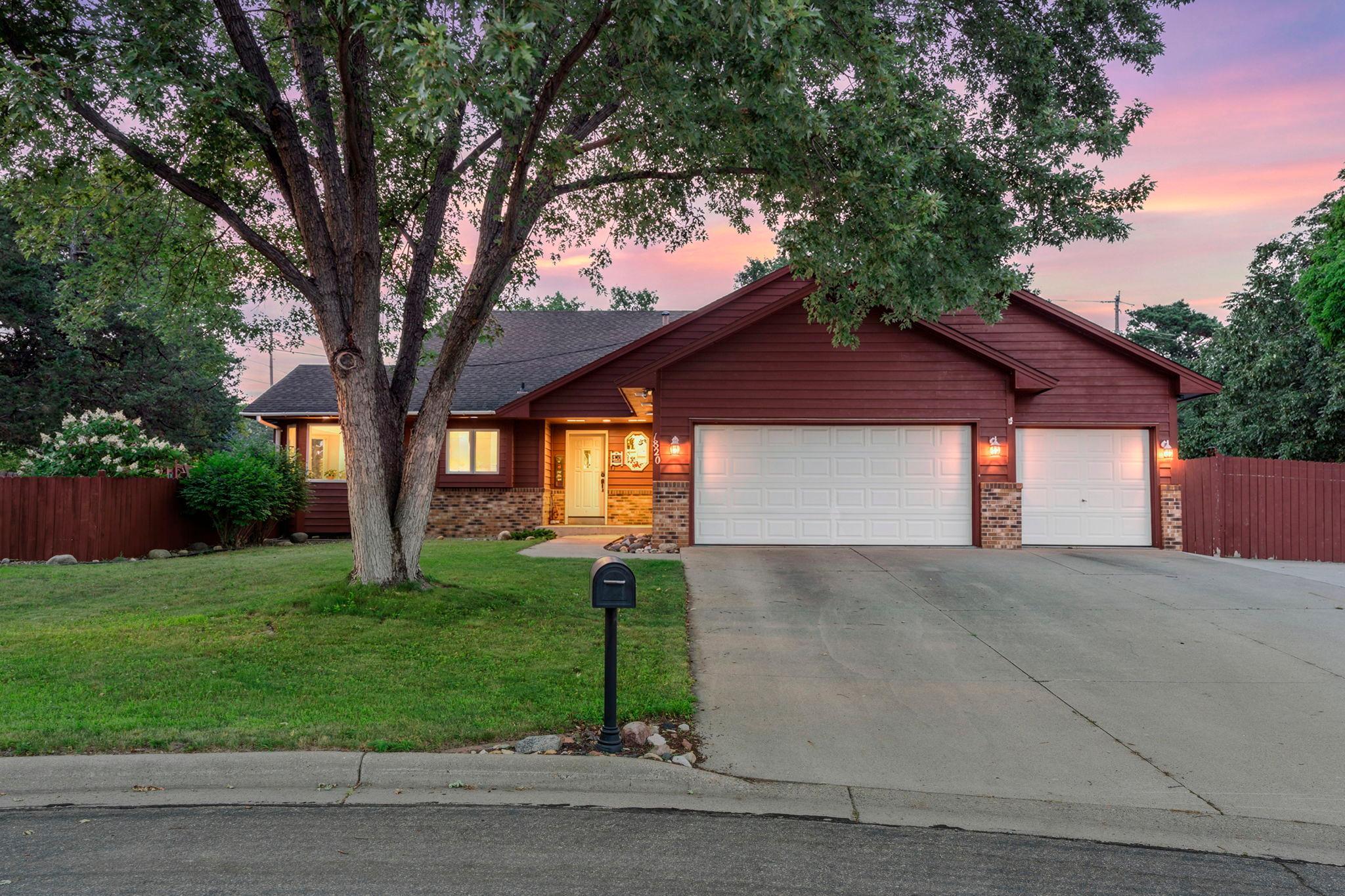 1820 Slater Lane — photo