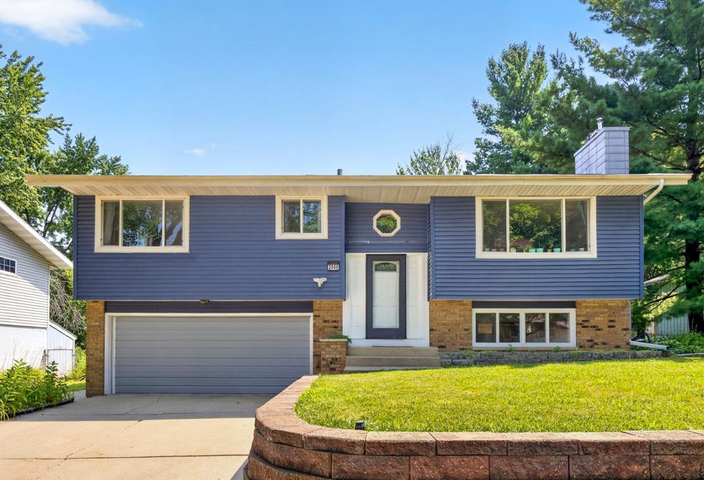 2666 E River Road NE — photo
