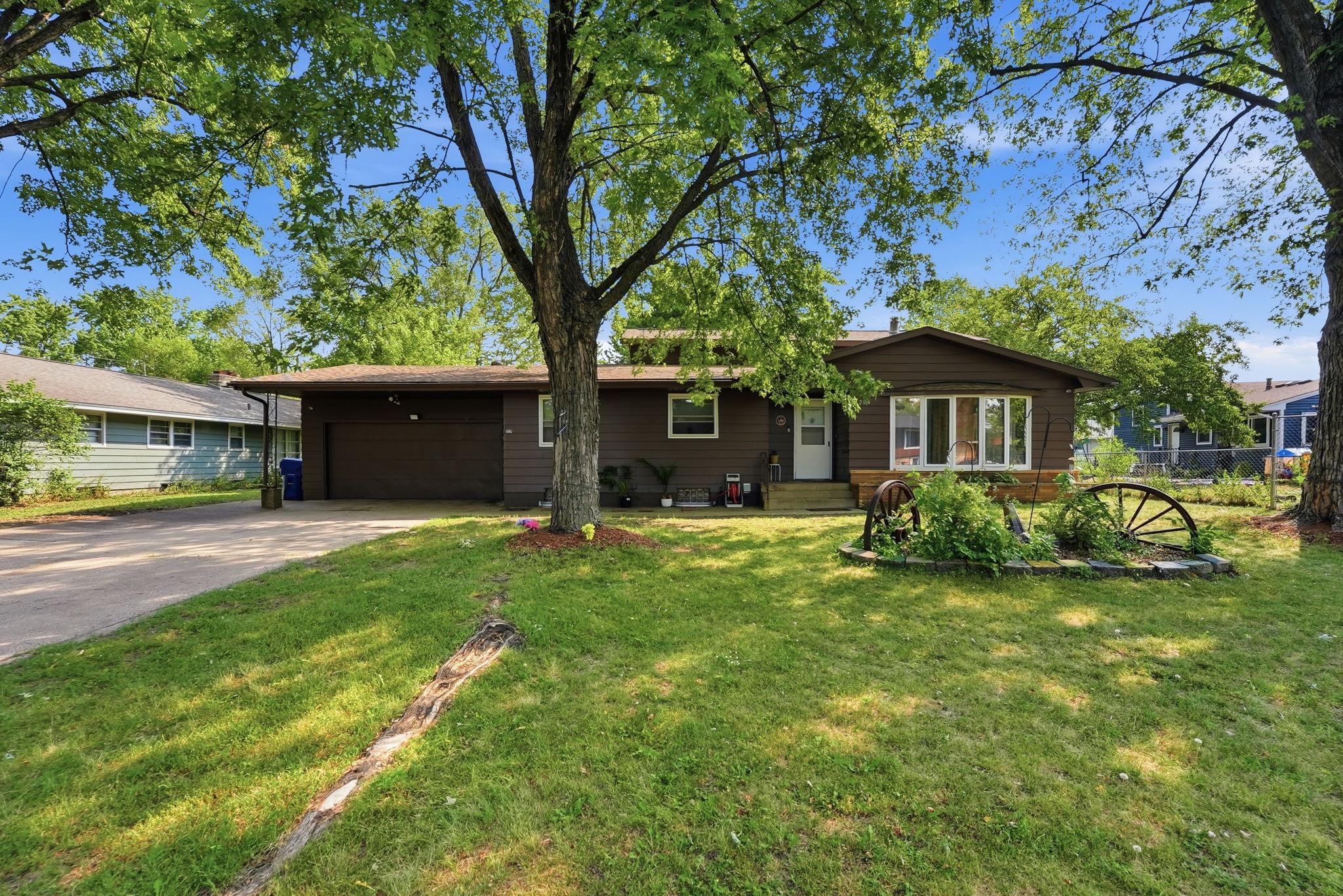 1204 Whitney Drive — photo