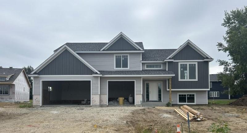 902 23rd St Circle NE — photo