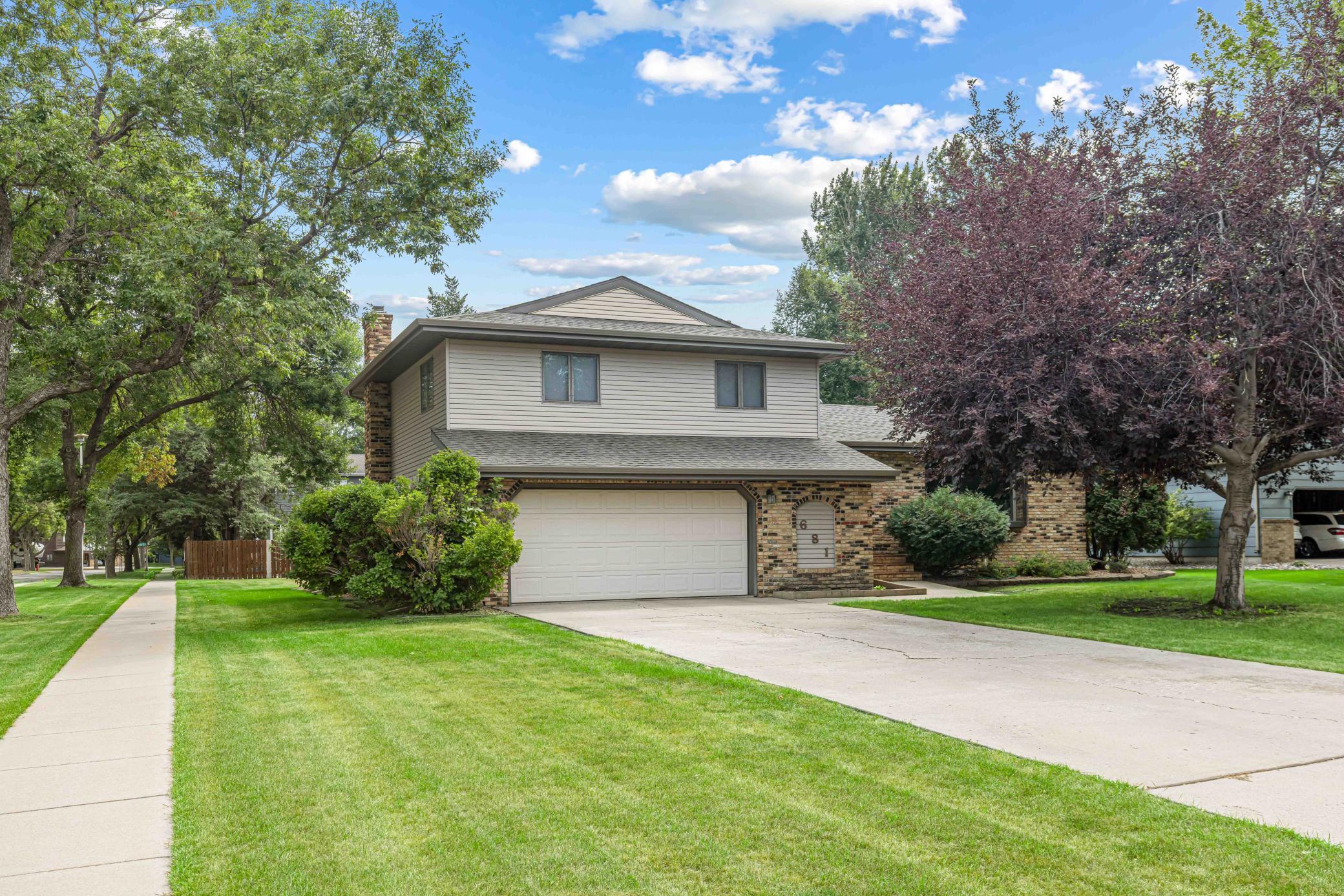 681 Cottonwood Court — photo