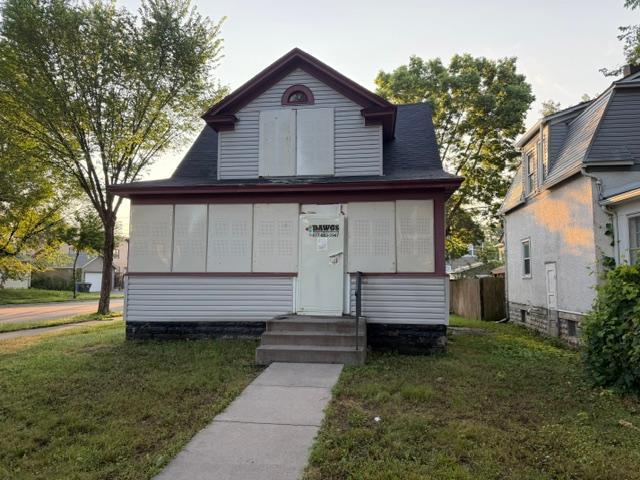 2030 Russell Avenue N — photo
