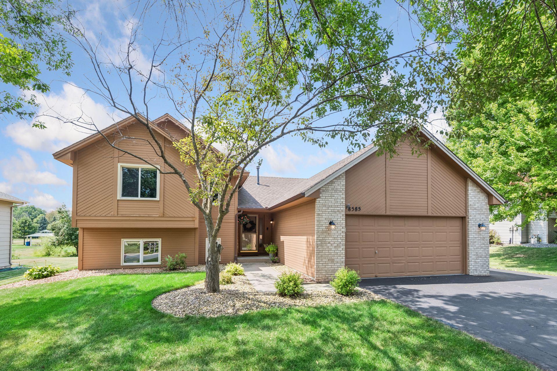 8585 Chanhassen Hills Drive S — photo