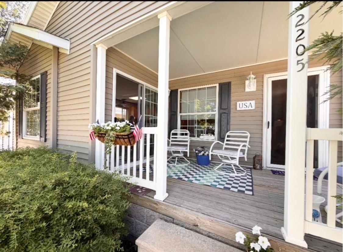2205 Nightingale Avenue NW — photo