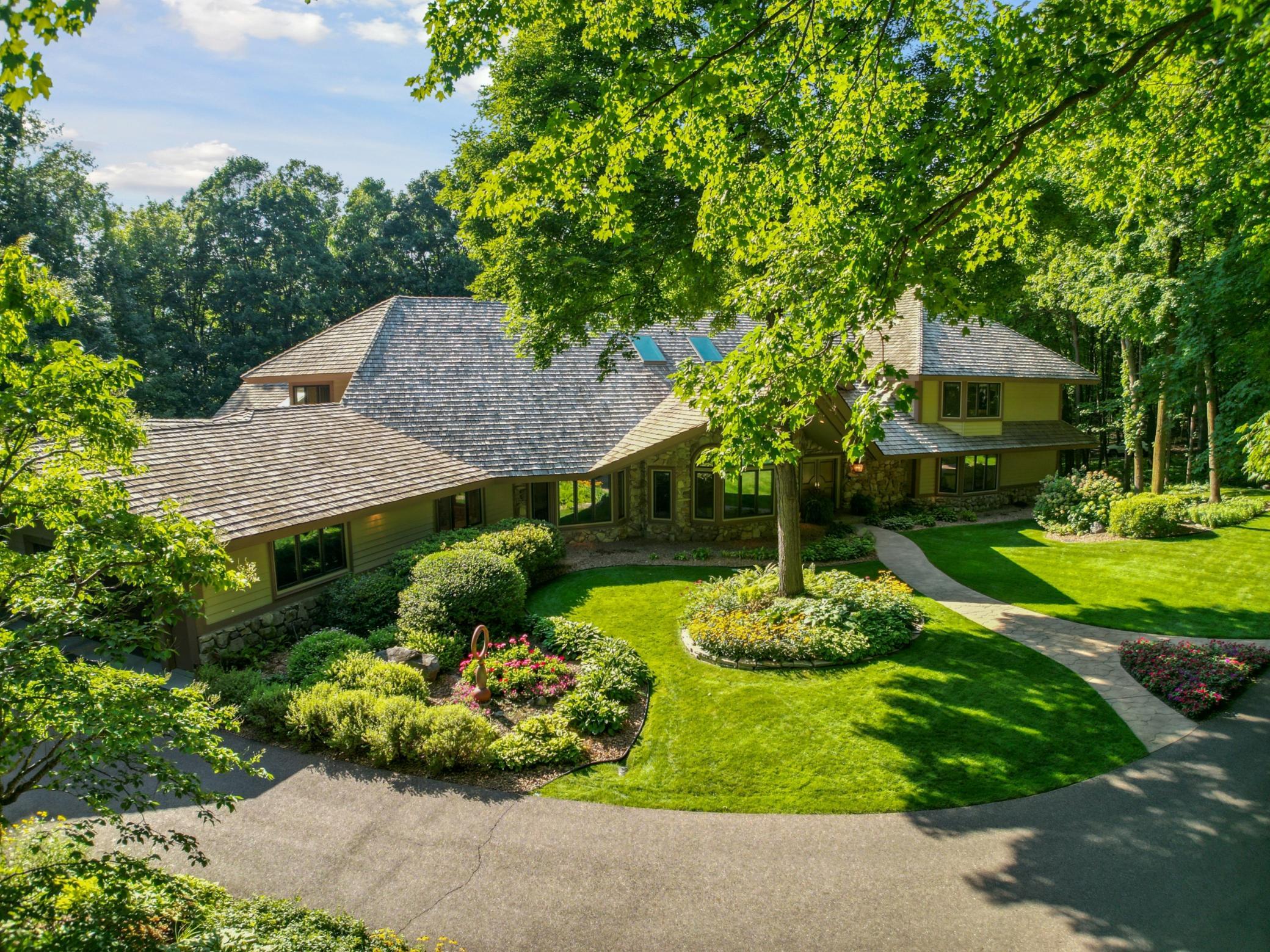 1420 Tamarack Drive — photo