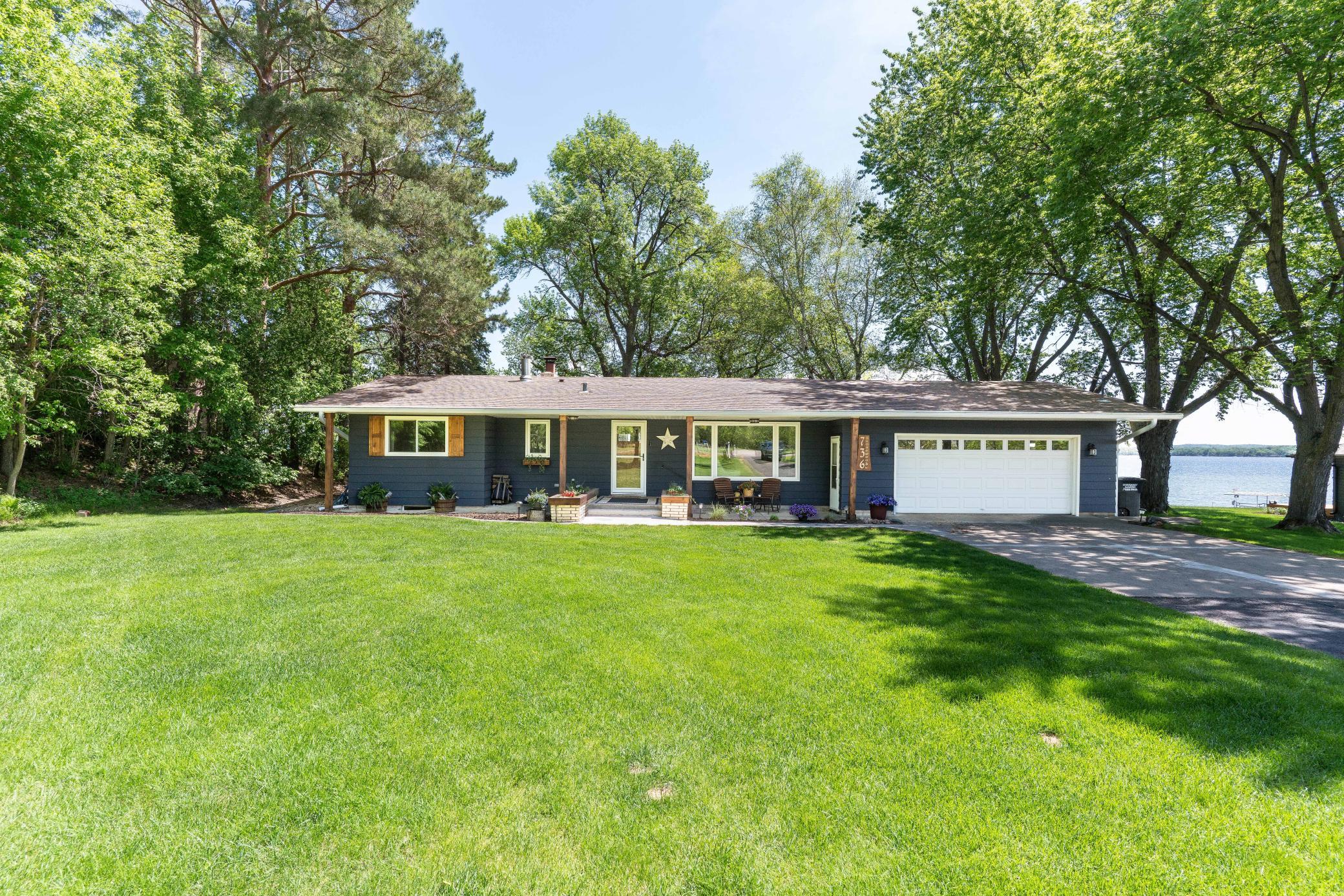 736 Shorewood Drive — photo