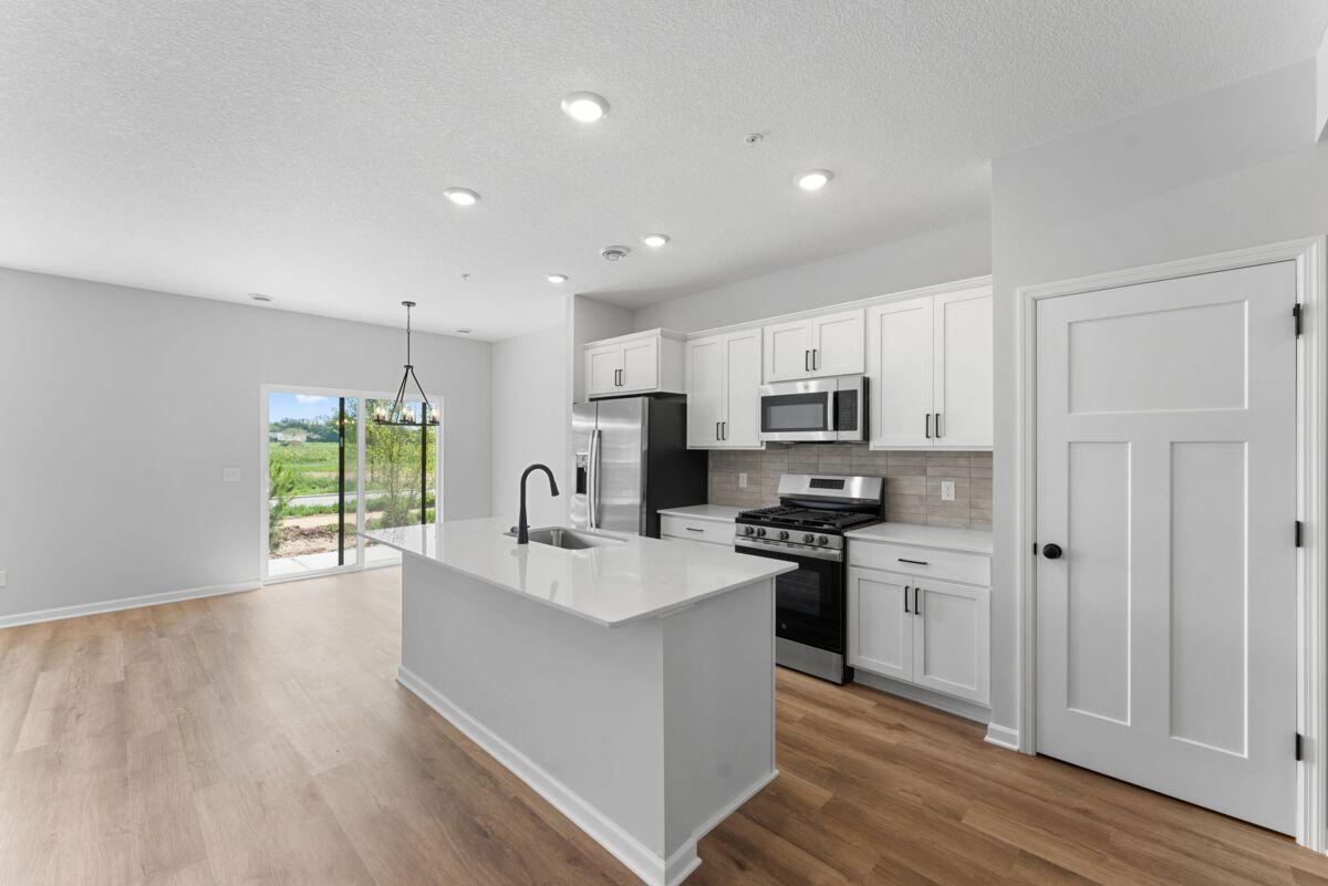 679 Tulare Terrace — photo