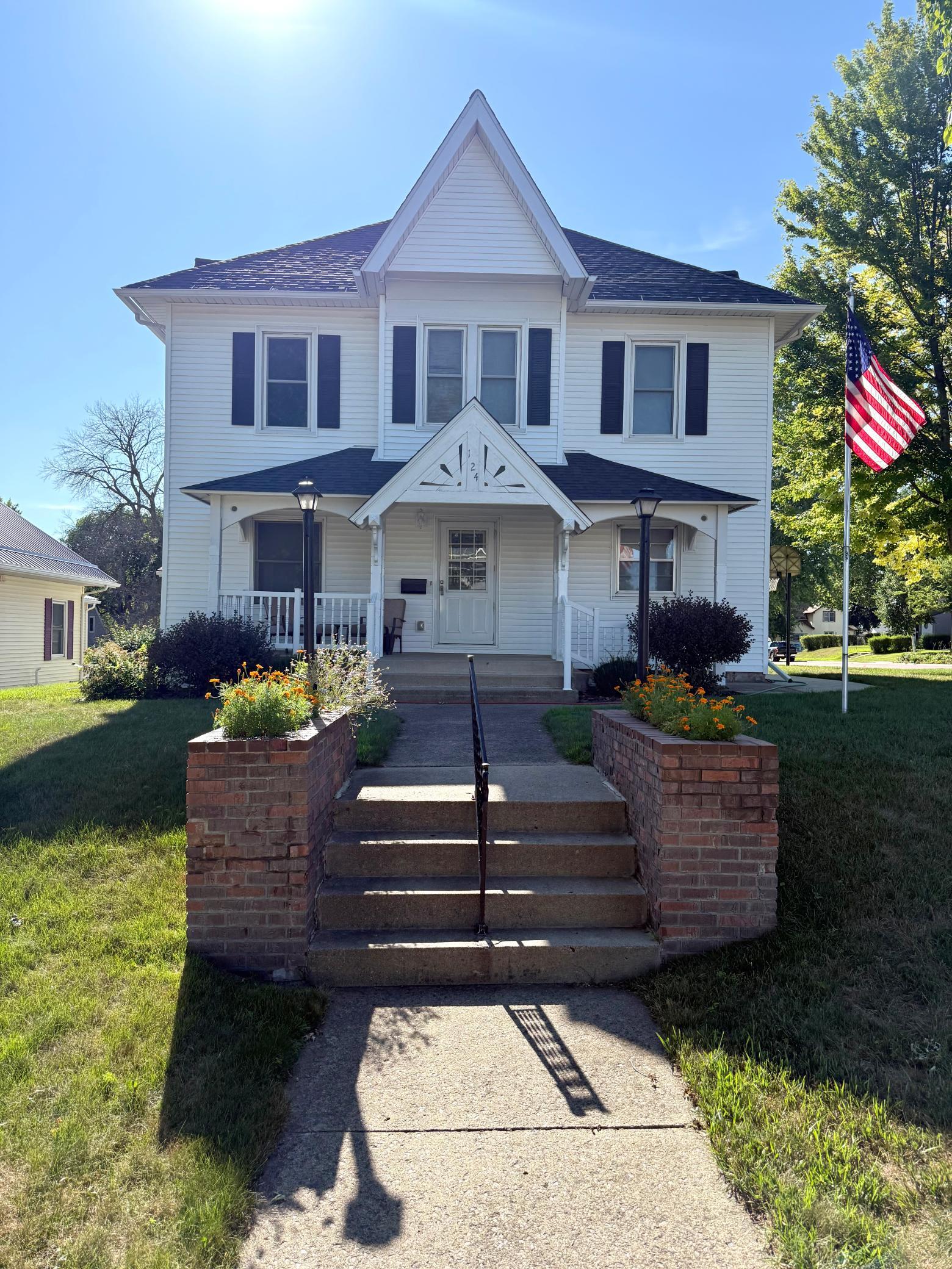 124 N Spring Avenue — photo