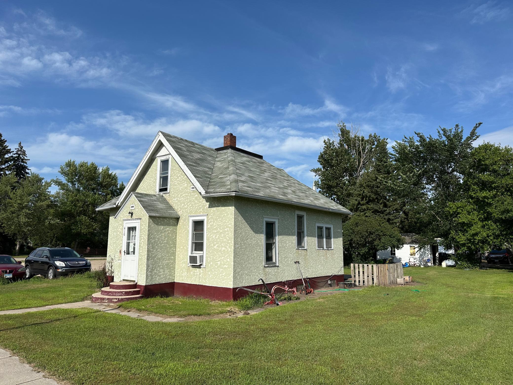 410 Conley Avenue S — photo