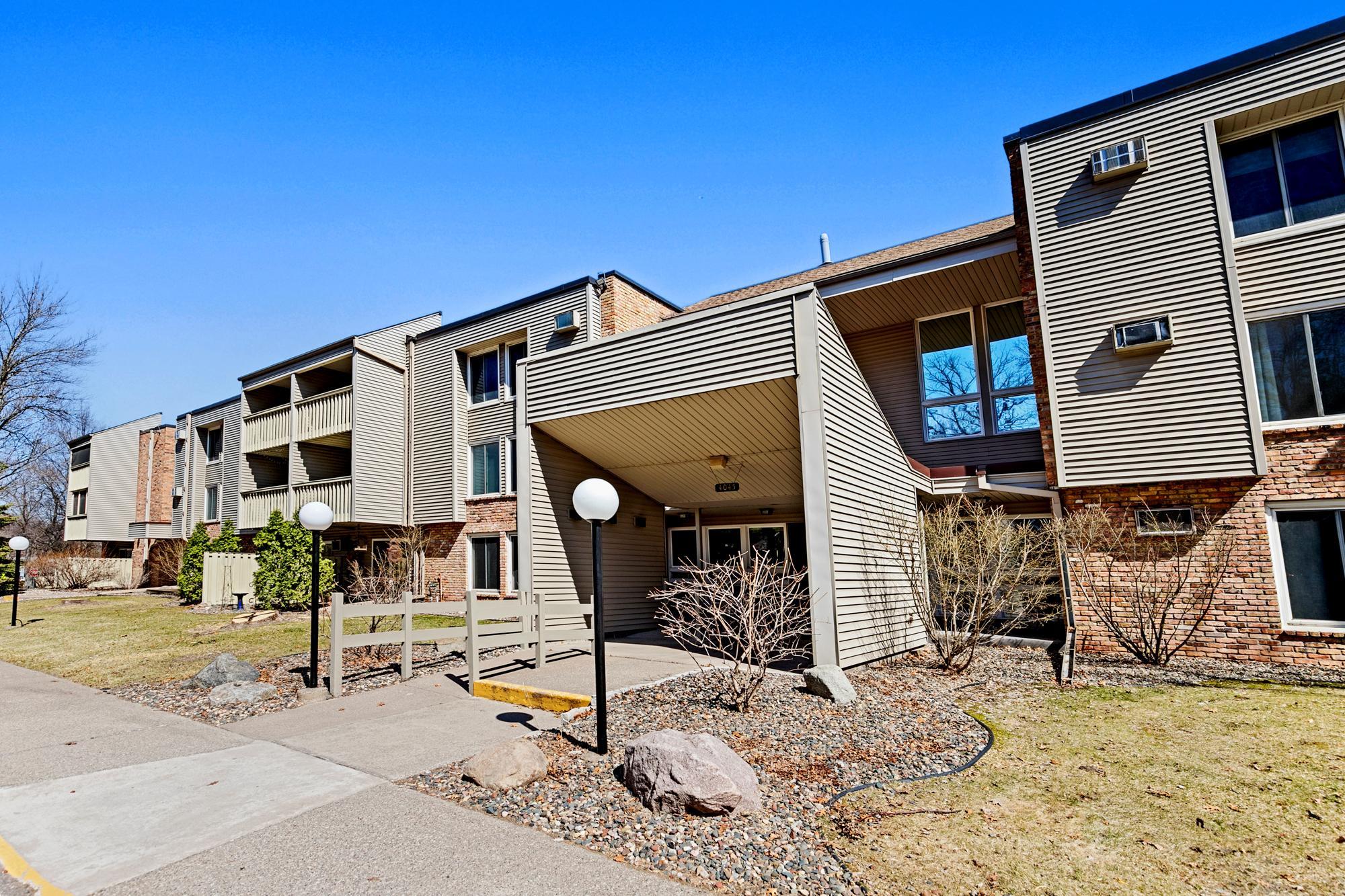 4045 Hodgson Road 309 — photo