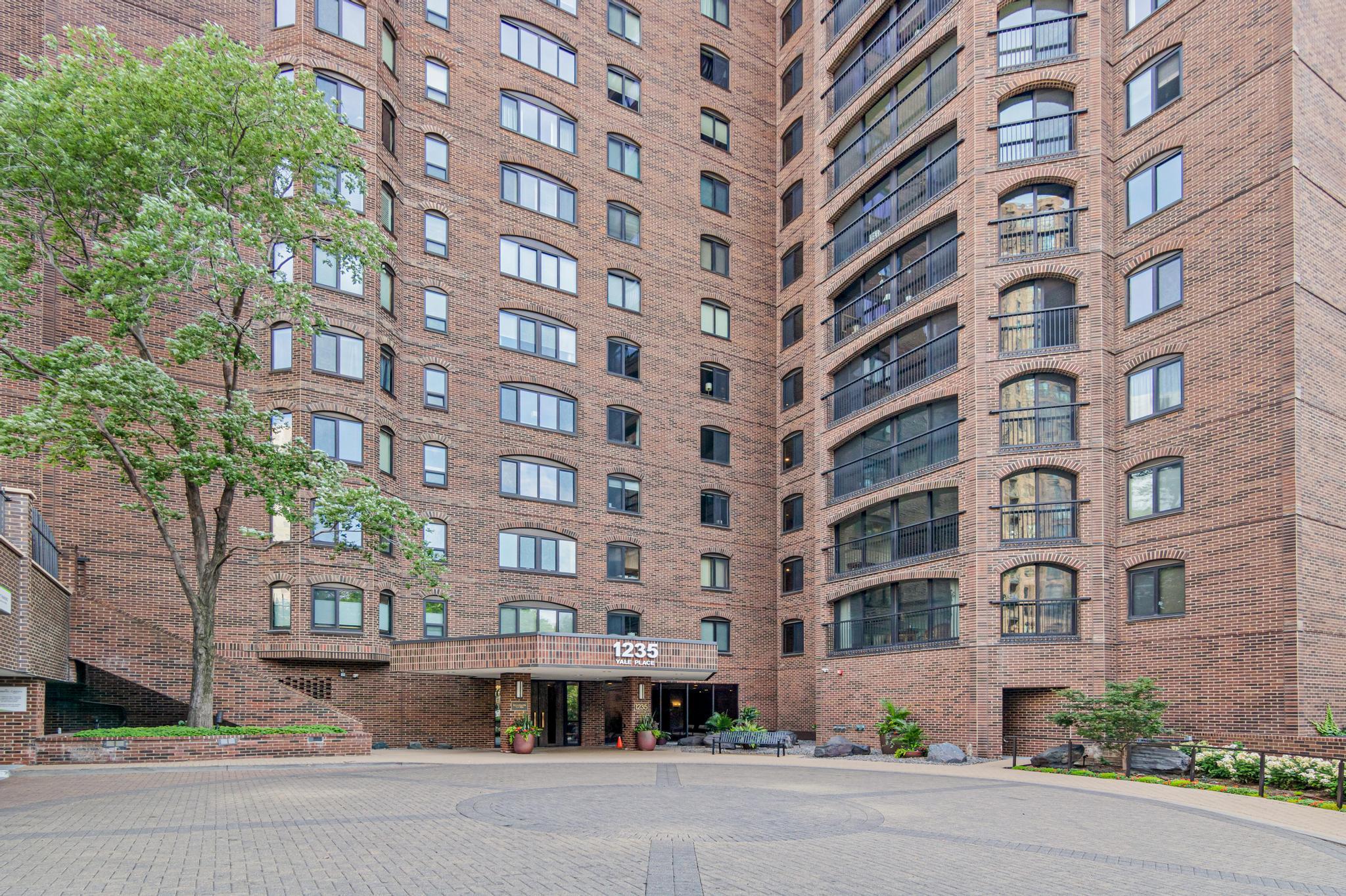 1235 Yale Place 808 — photo