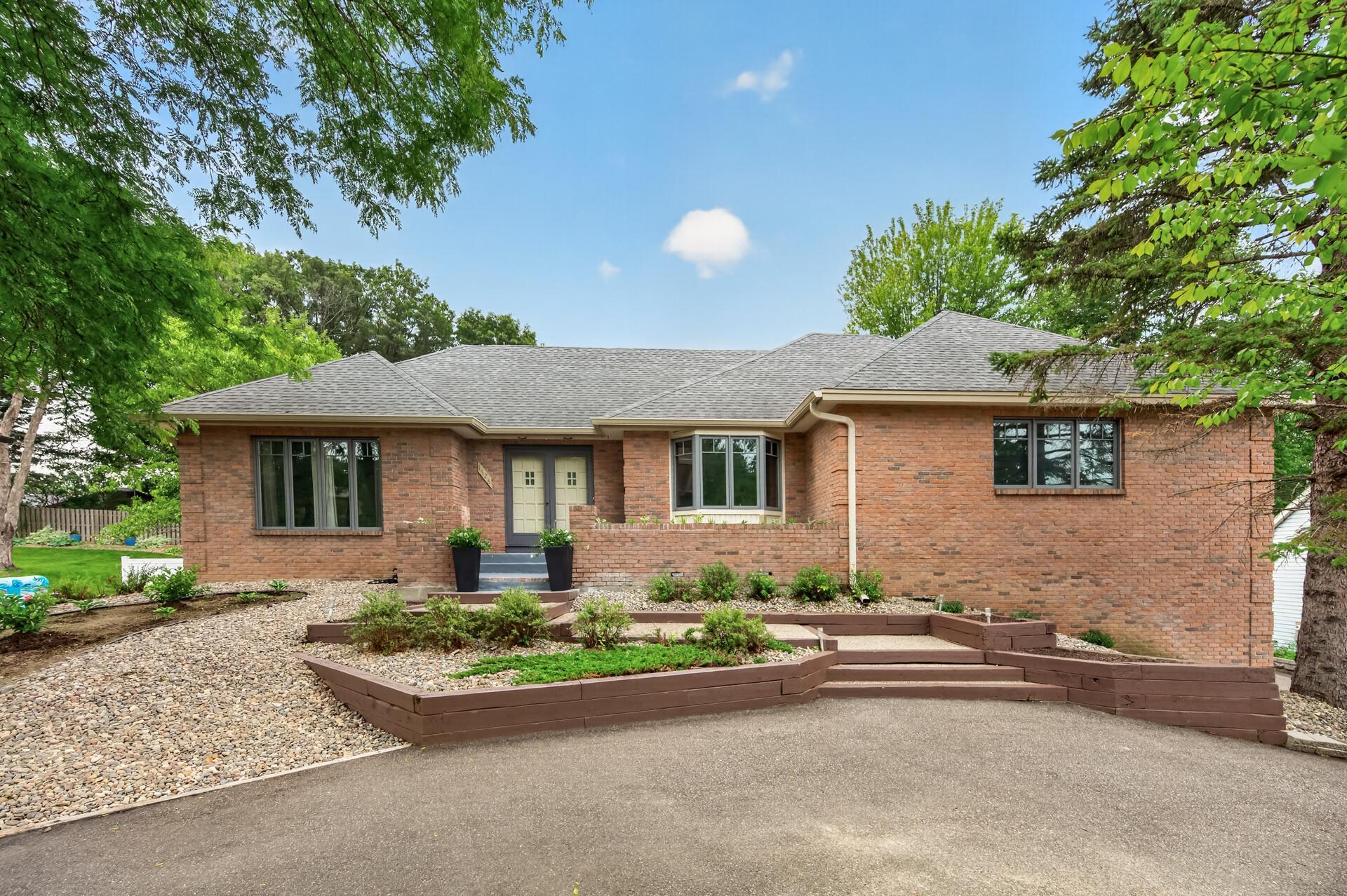 1528 Briarknoll Drive — photo