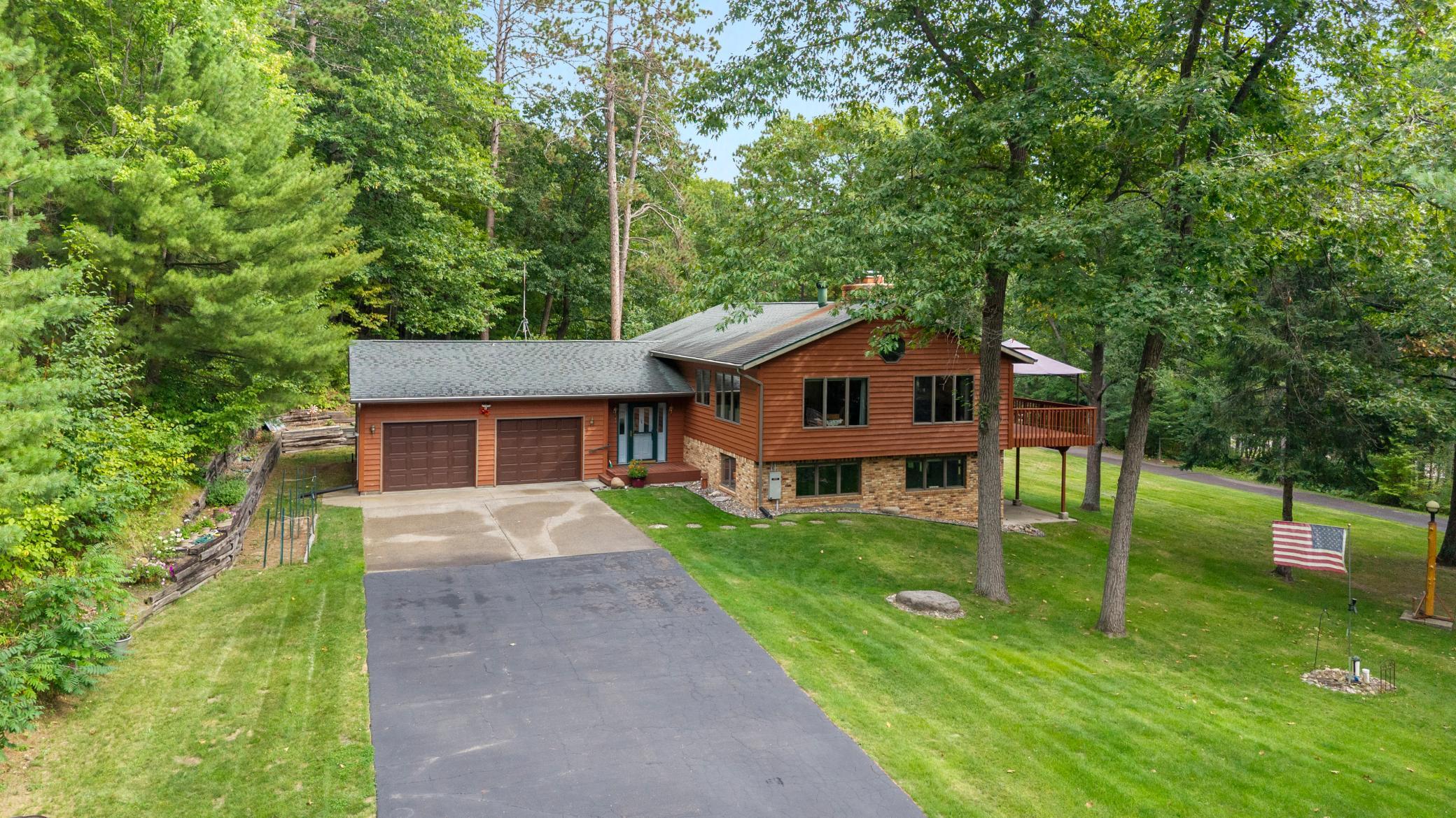 53375 Lake Avenue — photo