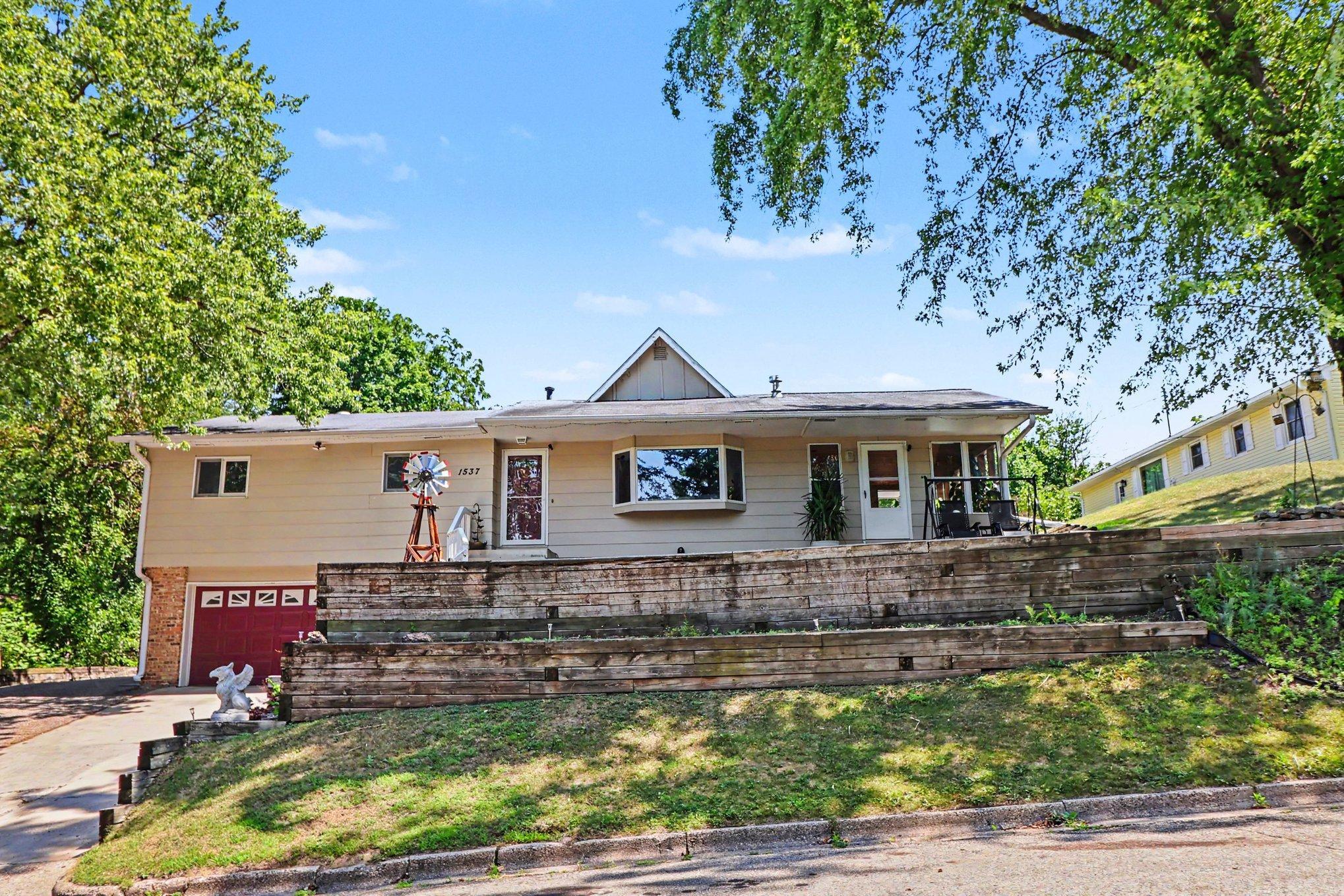 1537 Willow Drive — photo