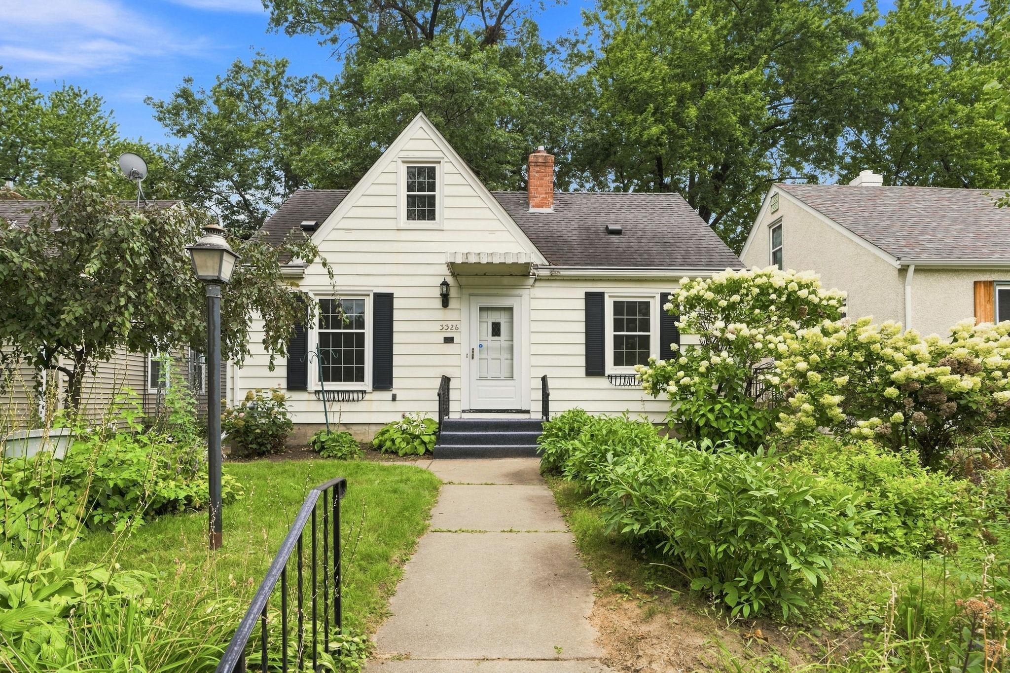 3326 Lincoln Street NE — photo