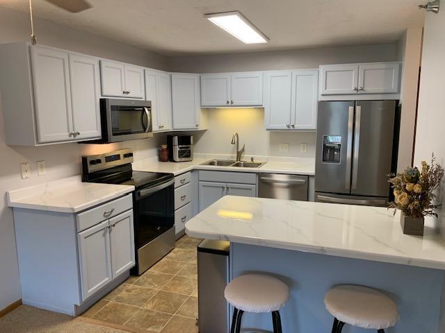 880 Lyn Way 204 — photo