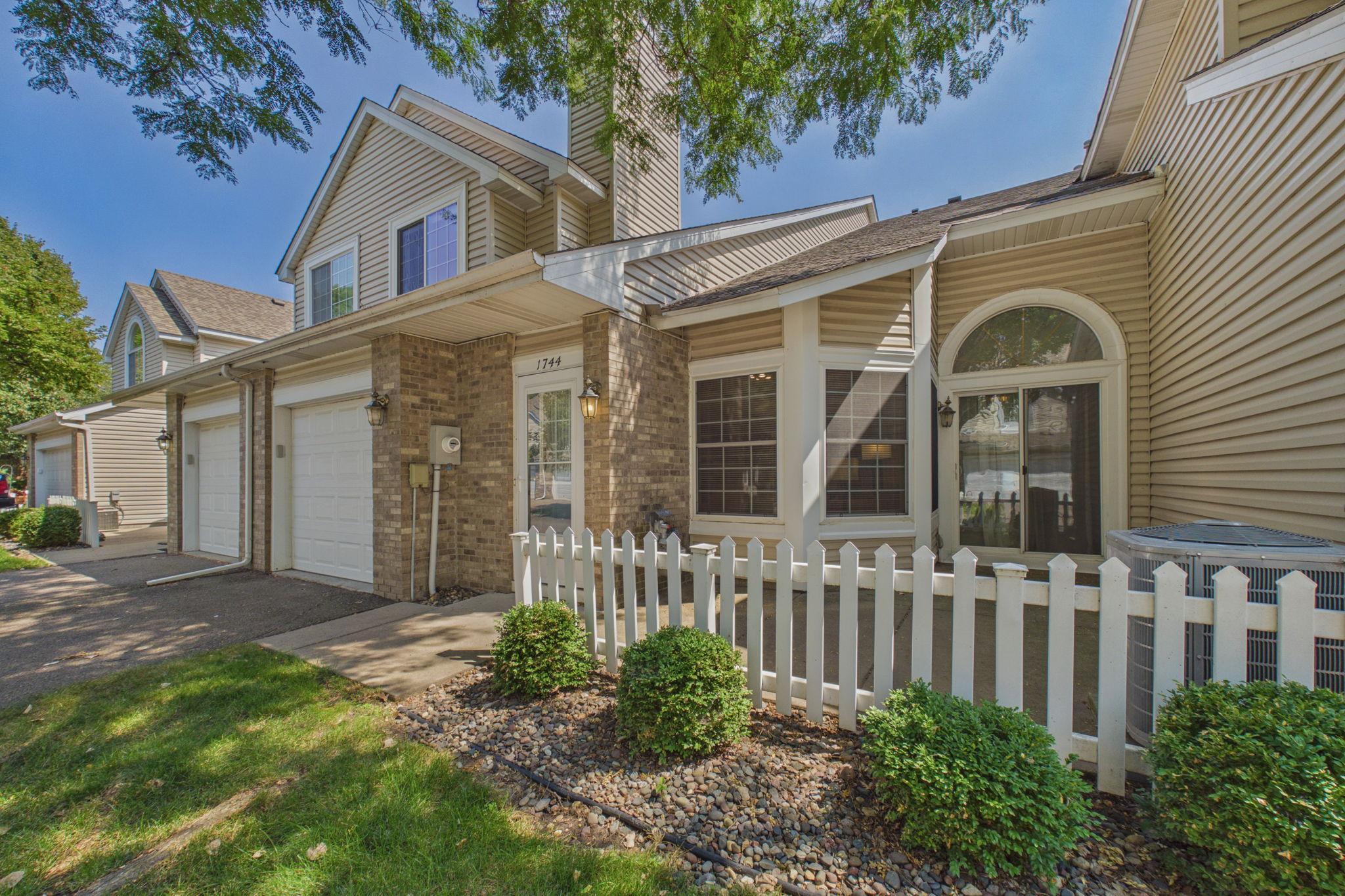 1744 Maple Court — photo