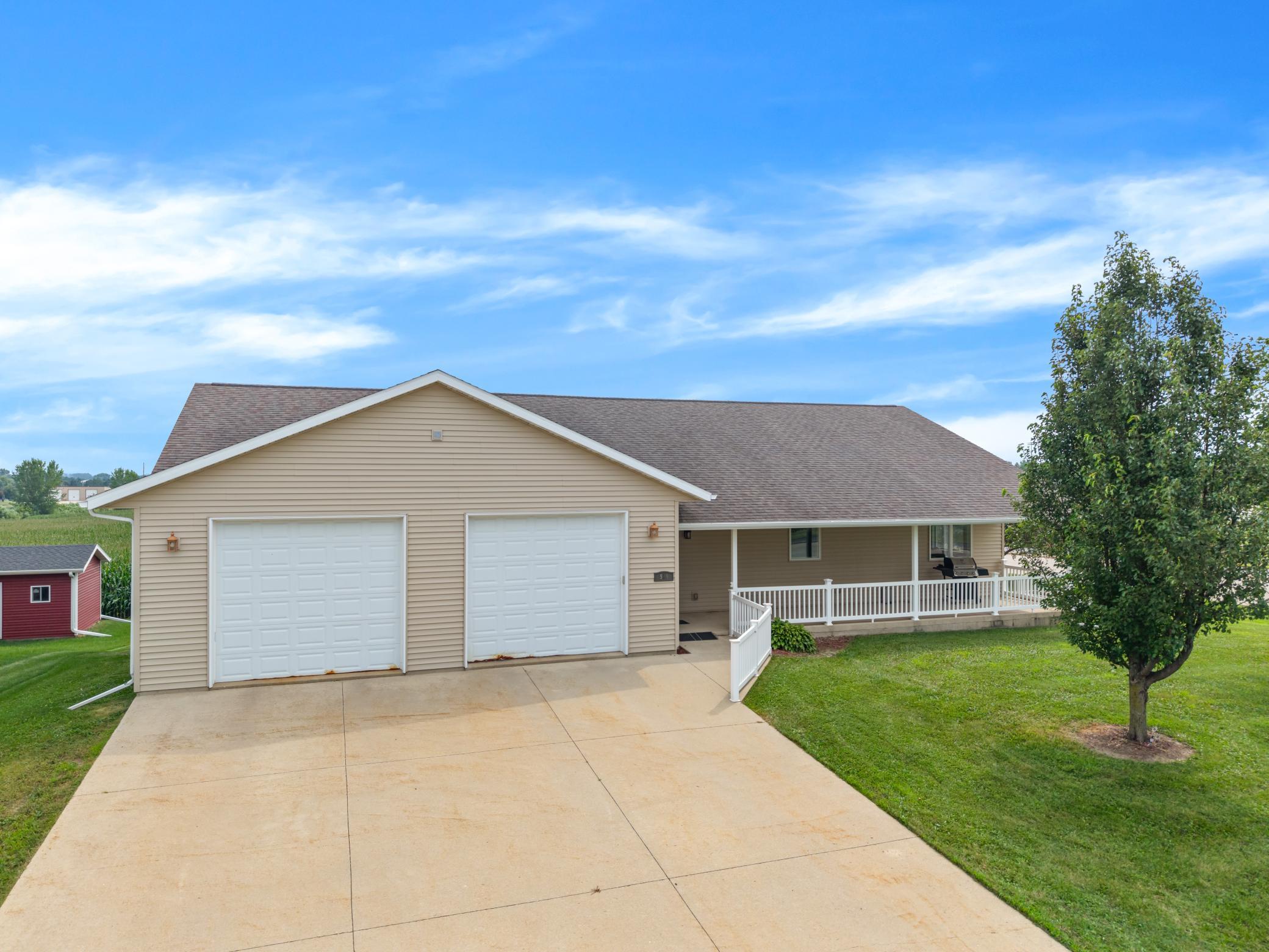 900 Courtney Drive — photo