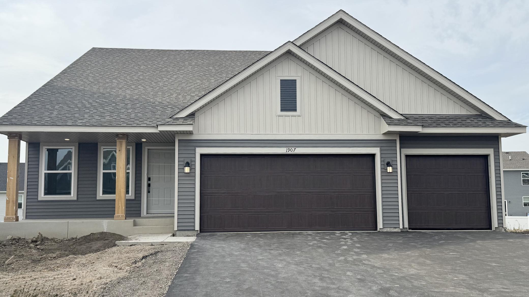 1907 Dogwood Court — photo