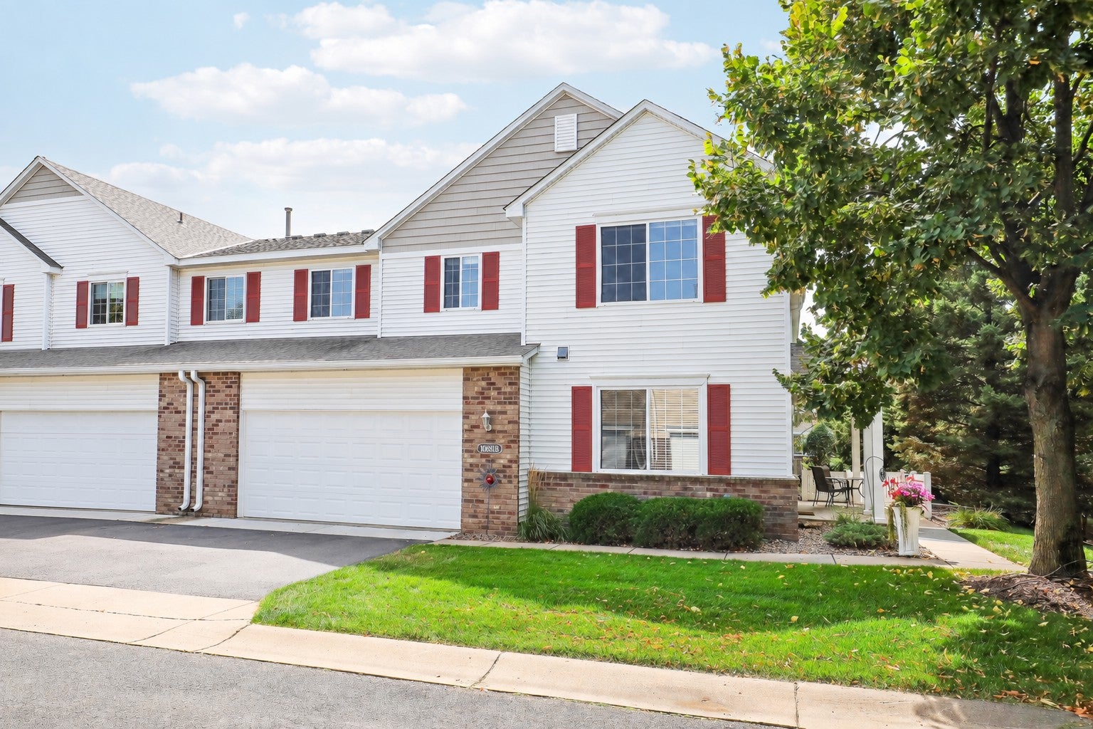 10881 Oak Grove Circle B — photo