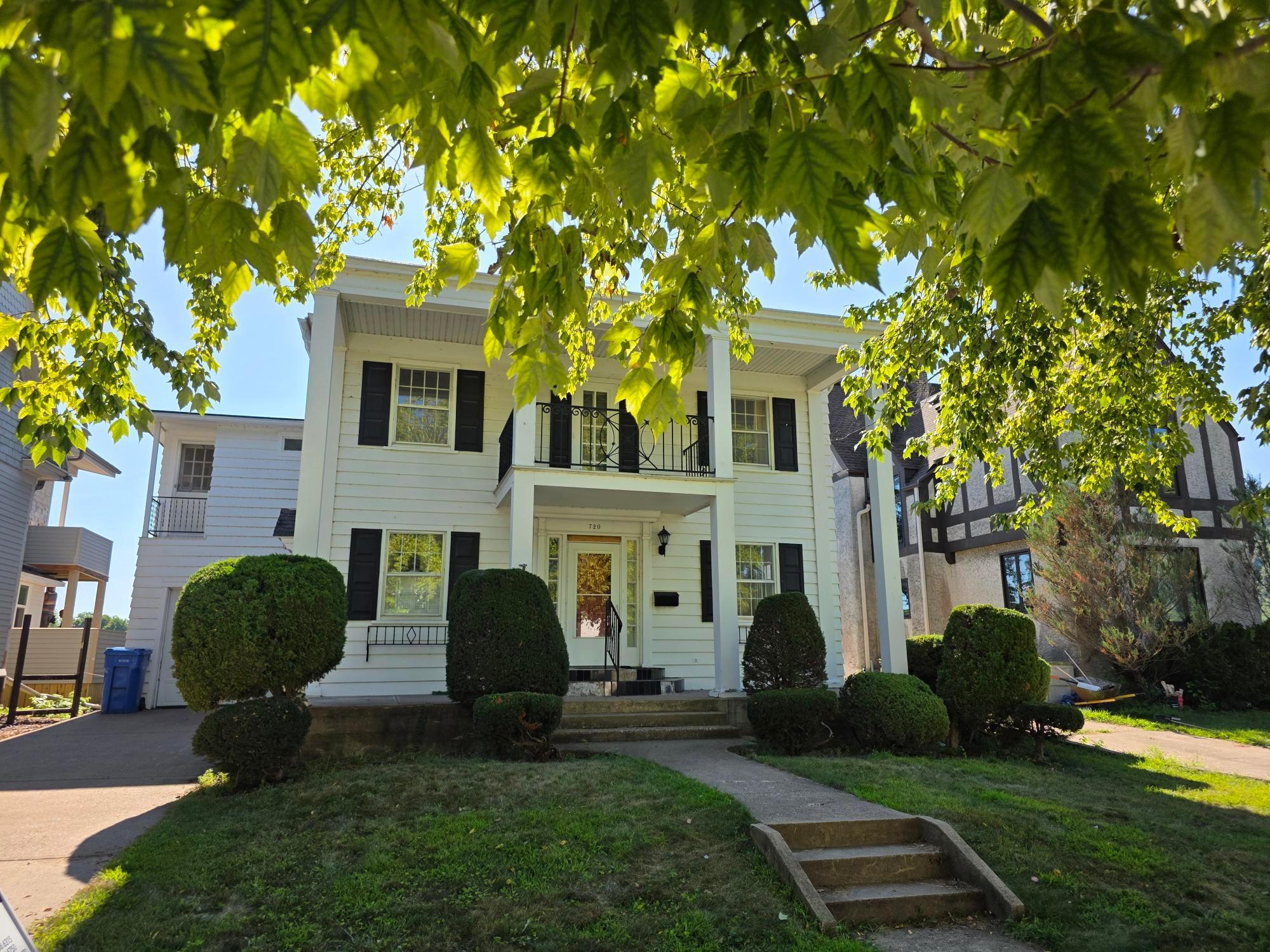 720 Main Street — photo