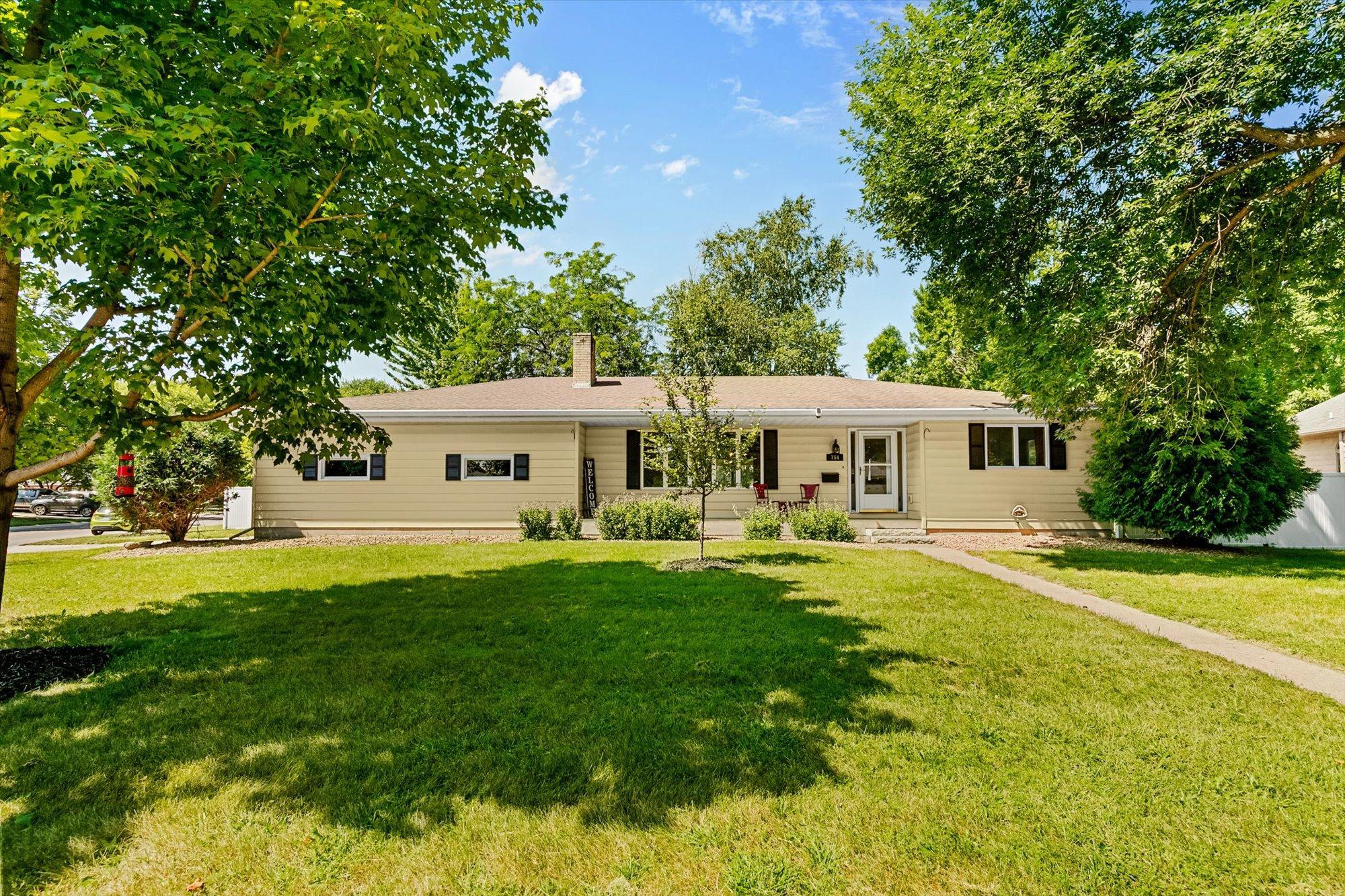 754 Southview Court SW — photo